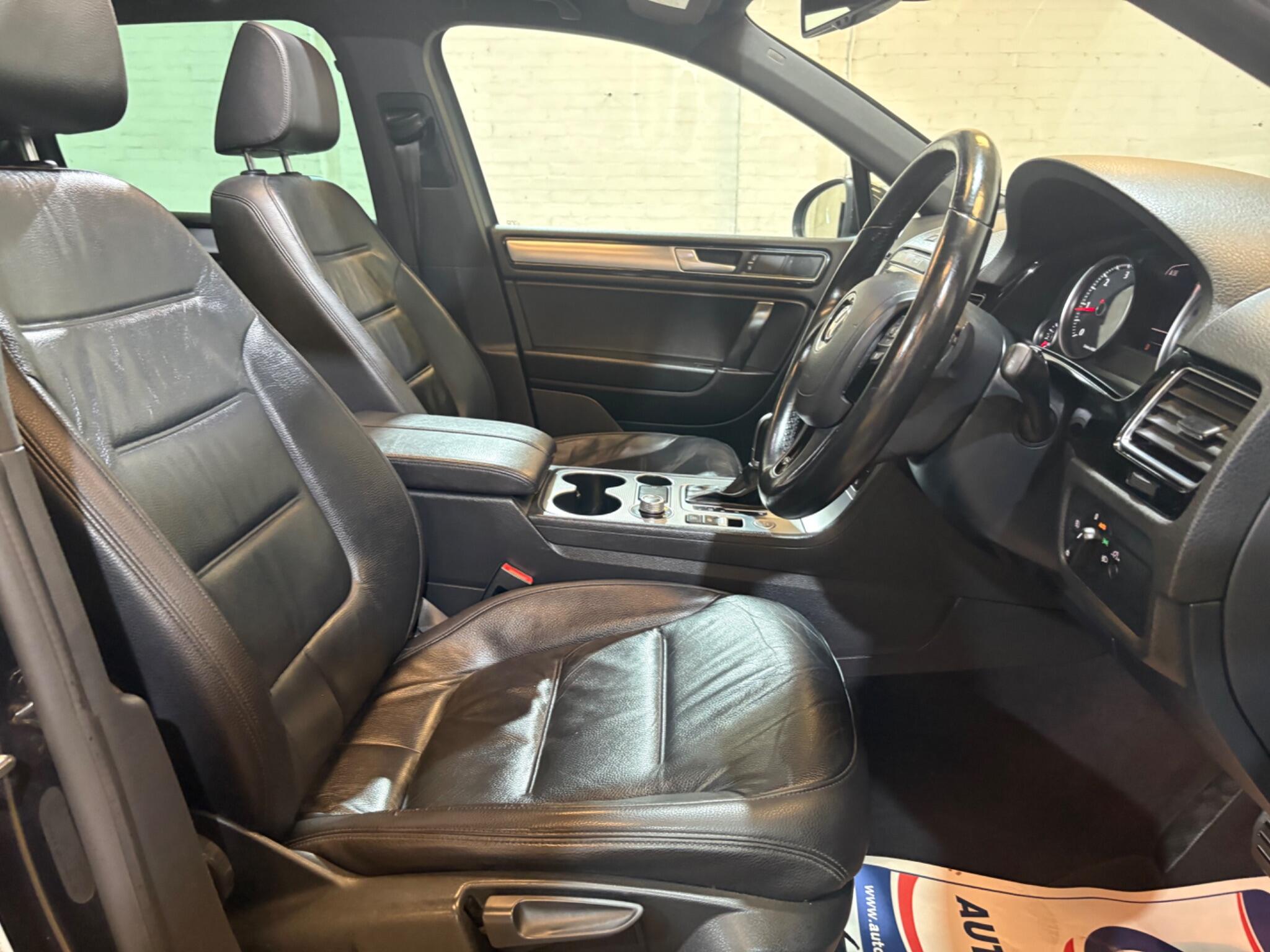 Volkswagen Touareg view 36