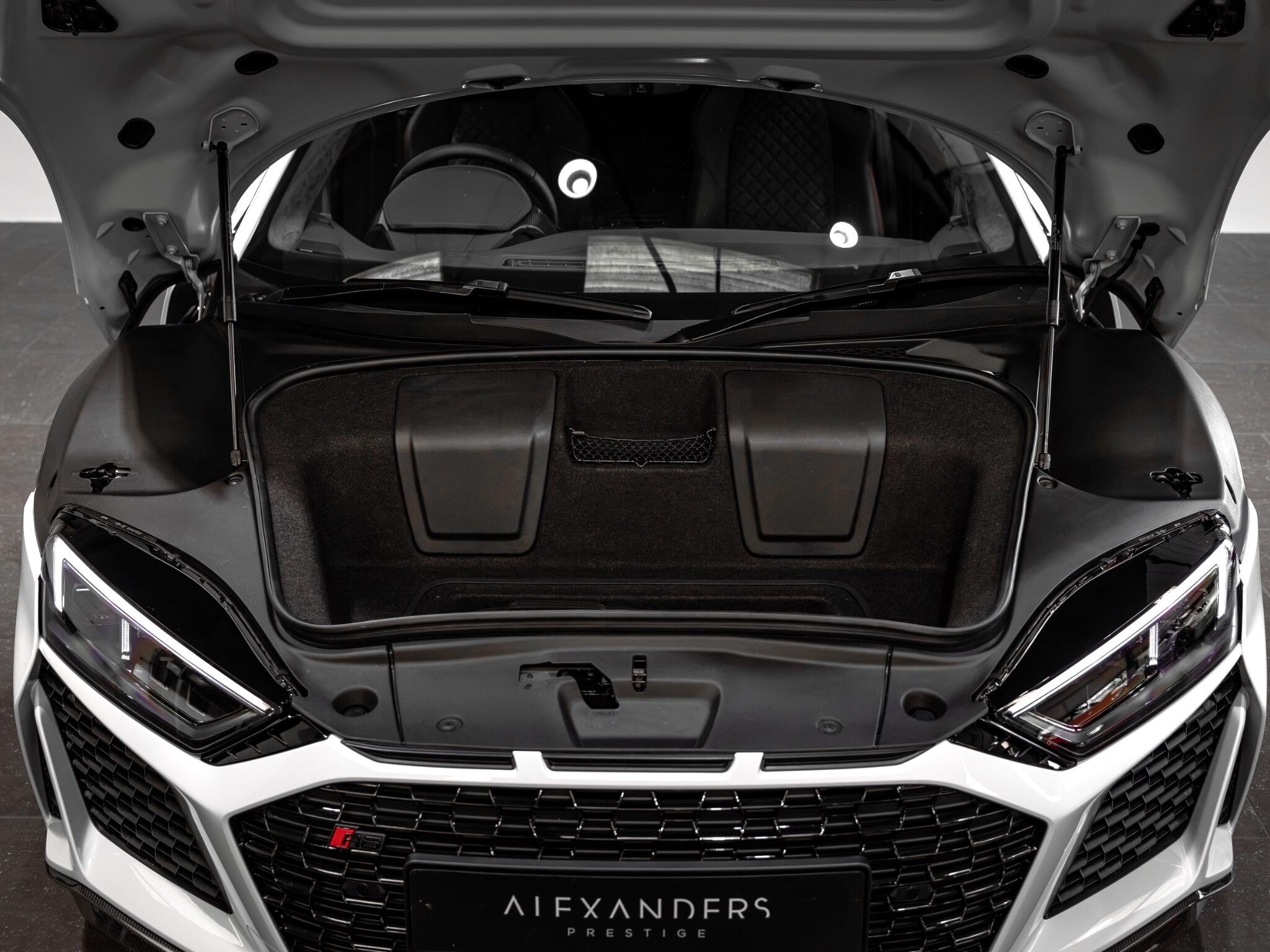 Audi R8 view 36