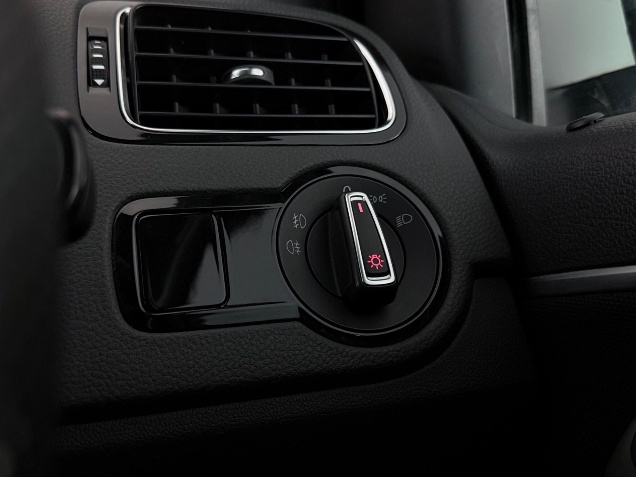 Volkswagen Polo view 18