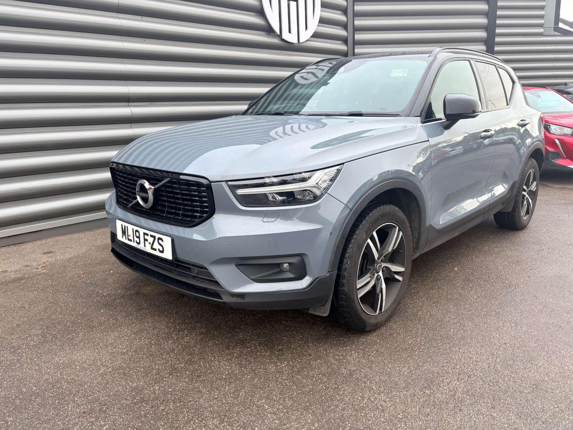 Volvo XC40 view 10