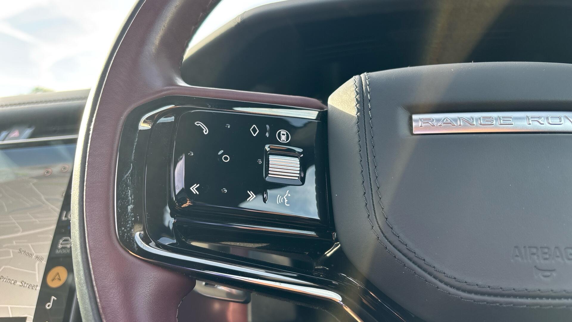 Land Rover Range Rover Velar view 34