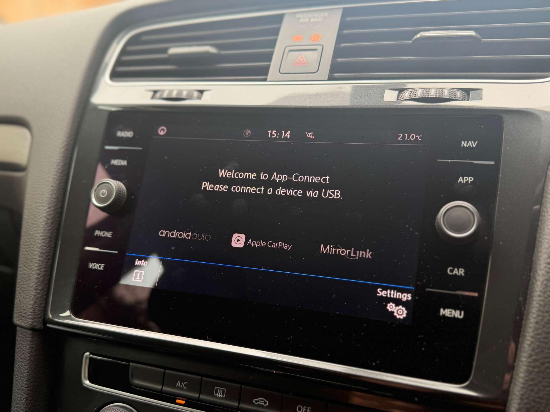 Volkswagen Golf view 12