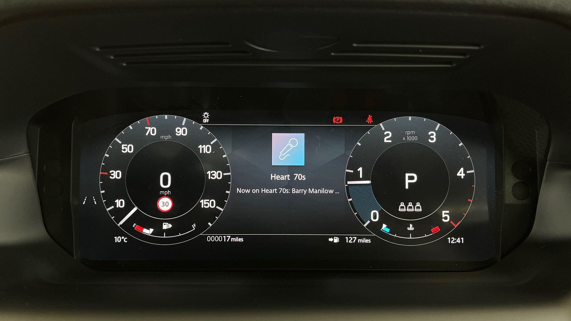 Land Rover Discovery Sport view 19