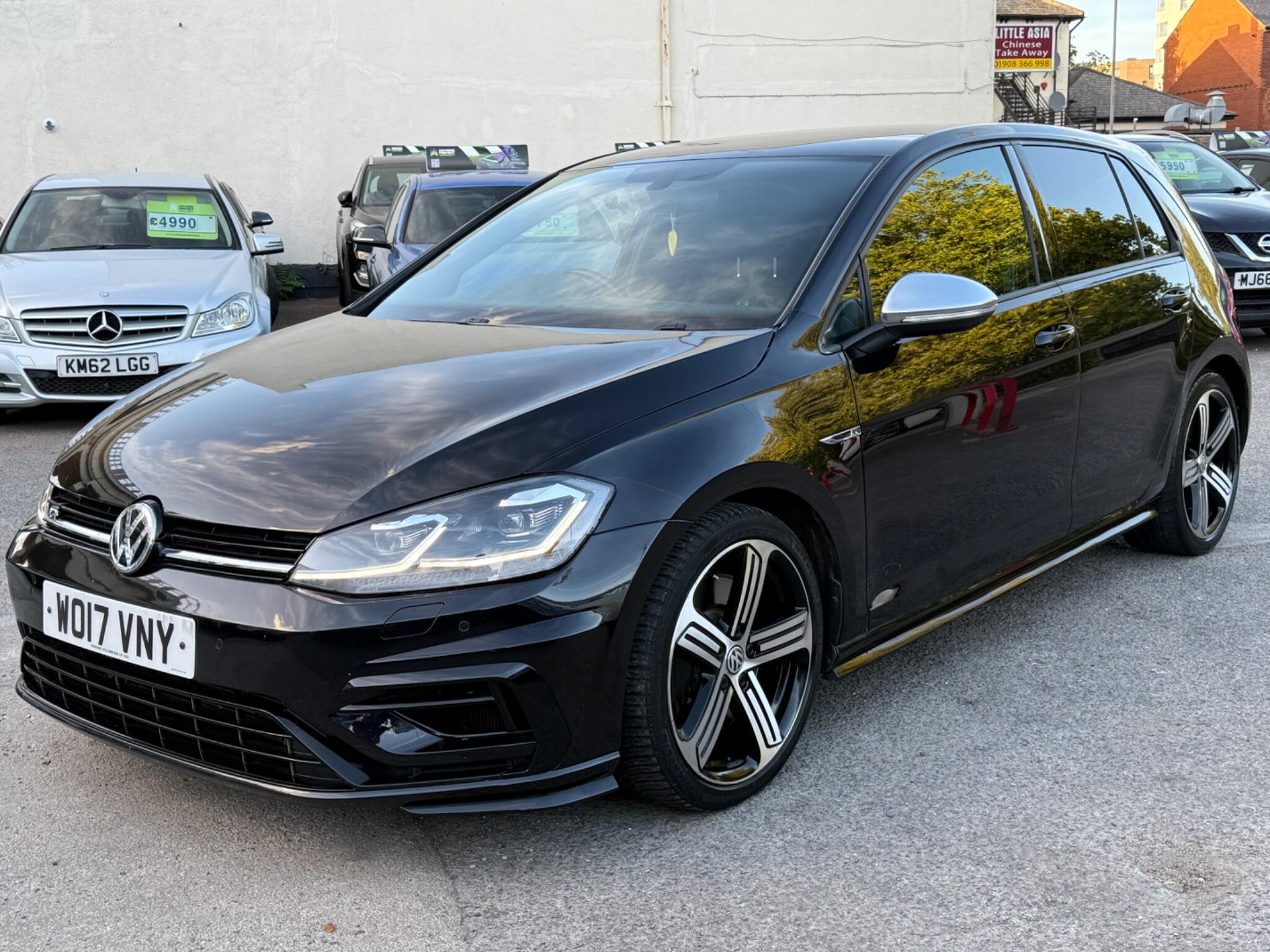 Volkswagen Golf - Image 8