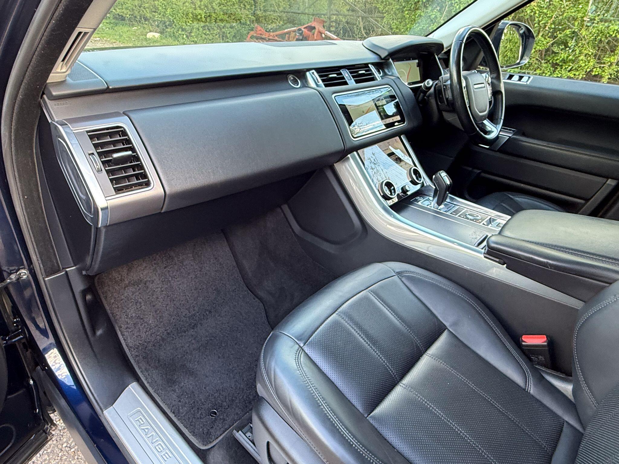 Land Rover Range Rover Sport view 12