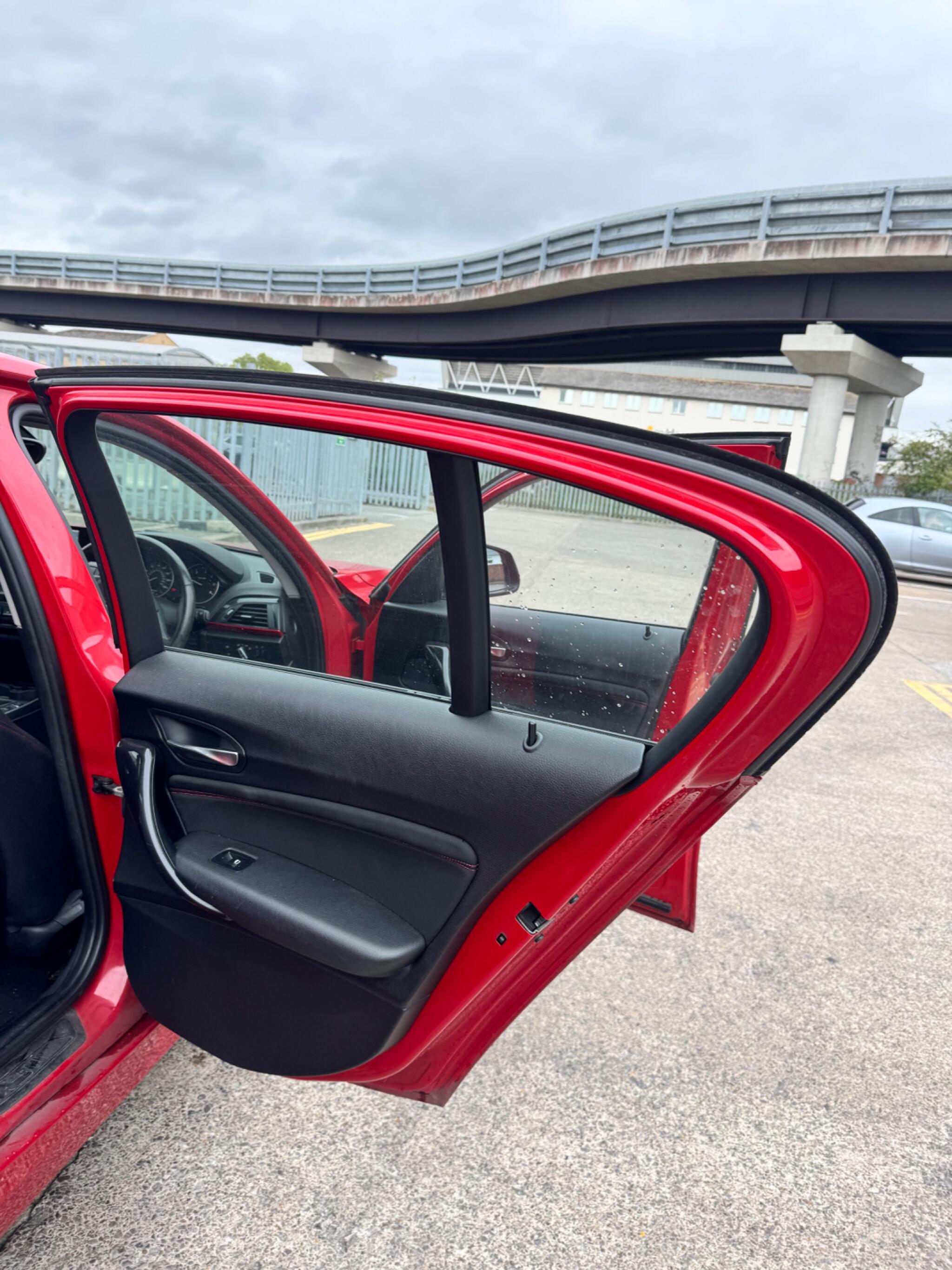 BMW 1 Series view 30