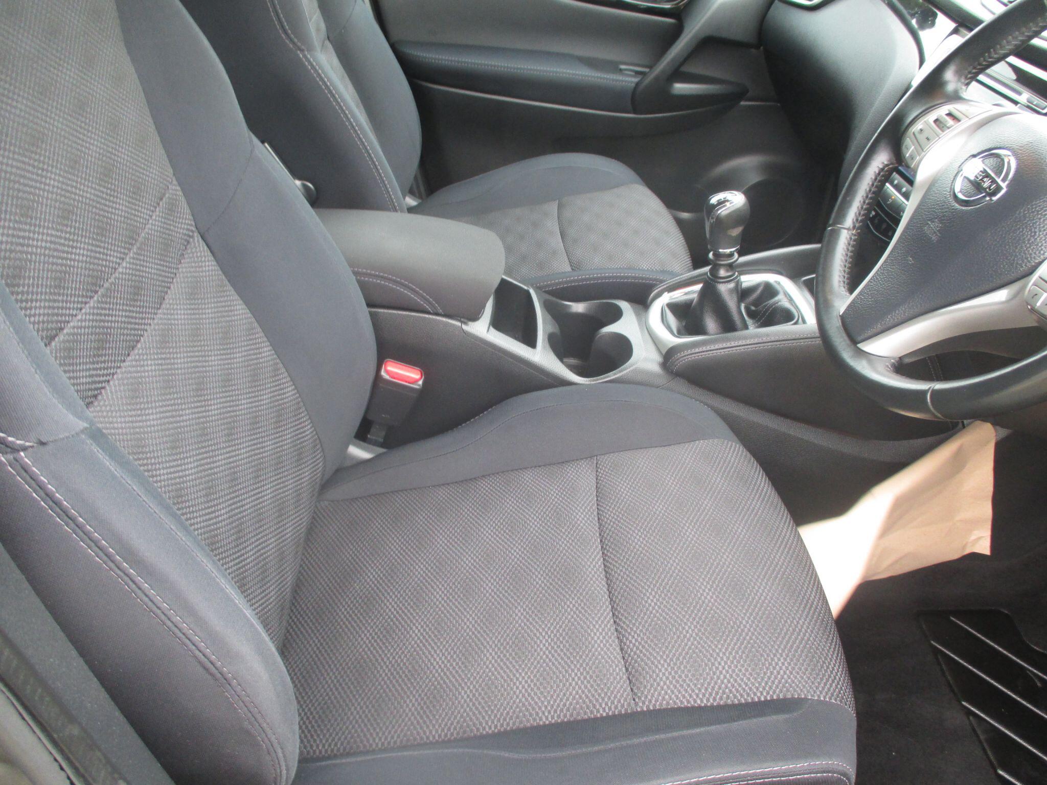 Nissan Qashqai view 25