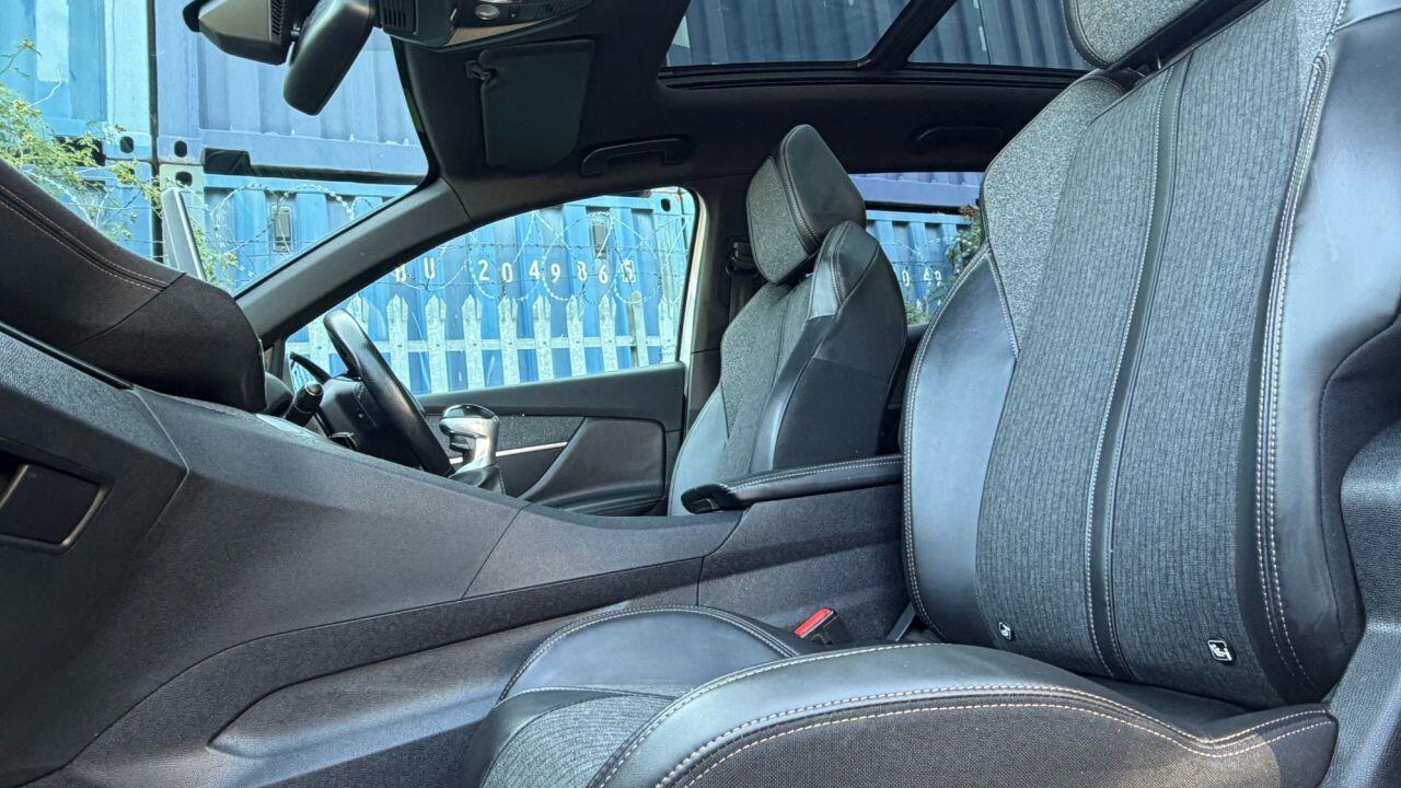 Peugeot 3008 view 9