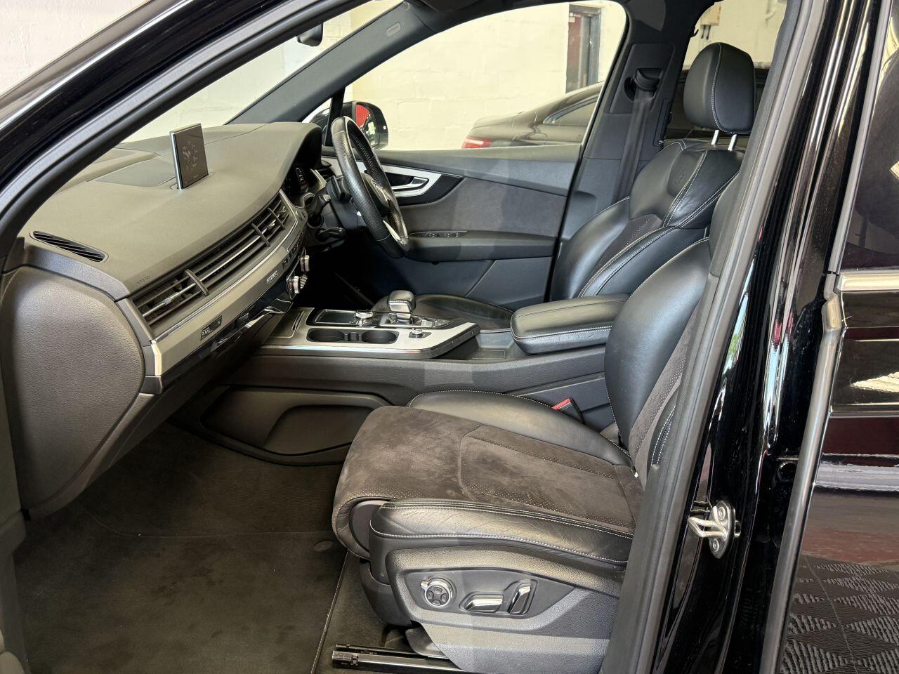 Audi Q7 view 60