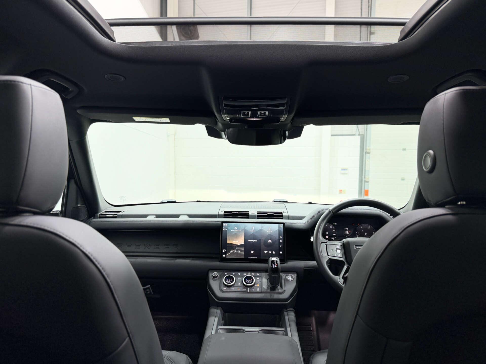 Land Rover Defender view 40