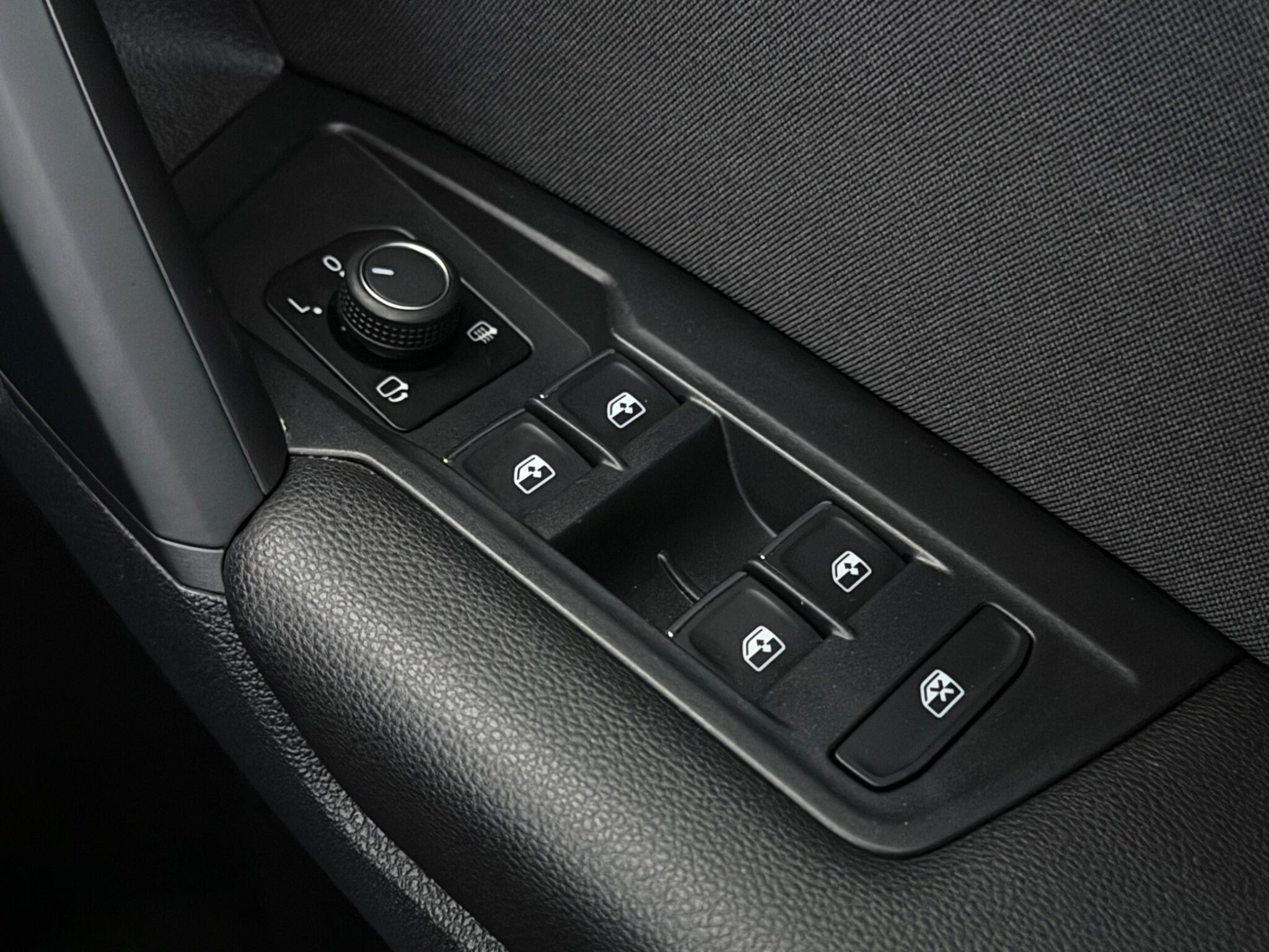 Volkswagen Tiguan view 19