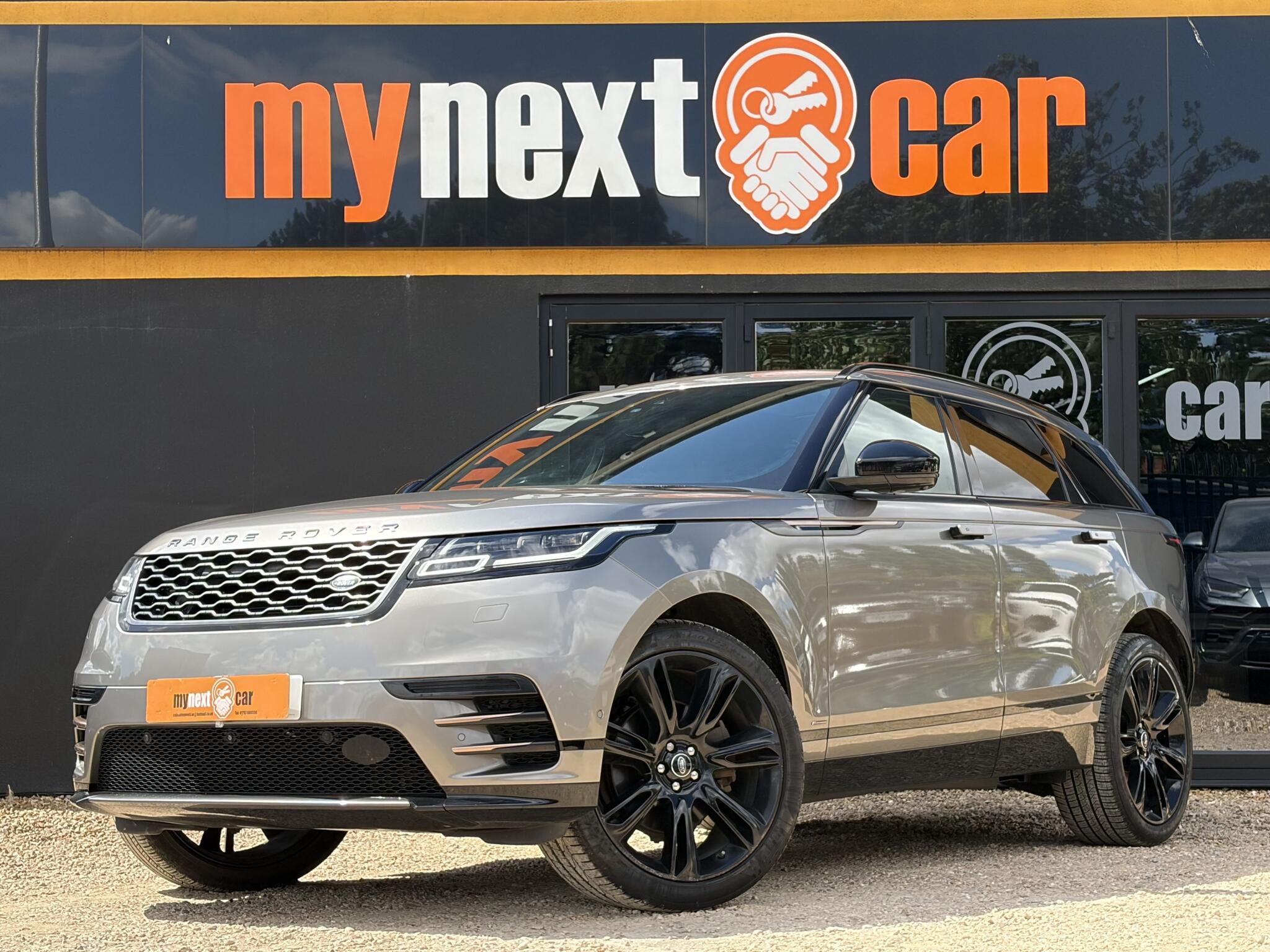 Land Rover Range Rover Velar view 4