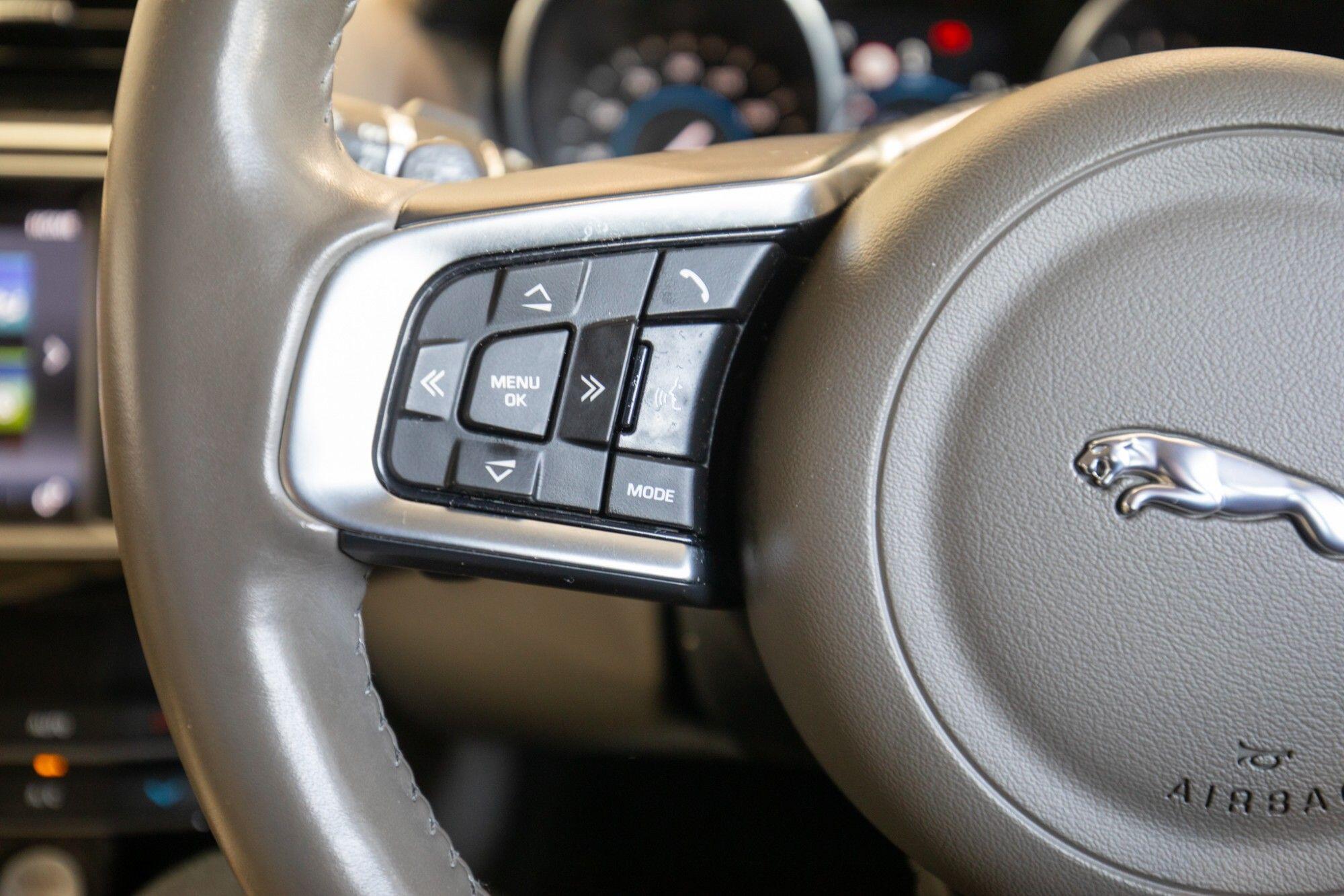 Jaguar Xe view 17