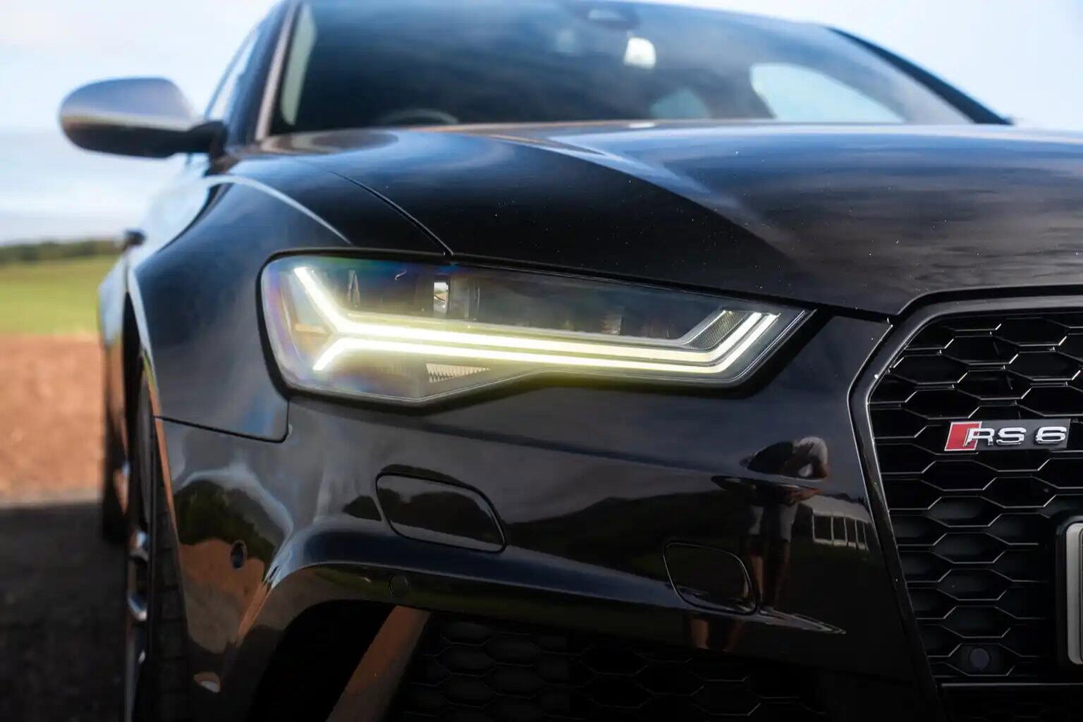 Audi RS6 view 14