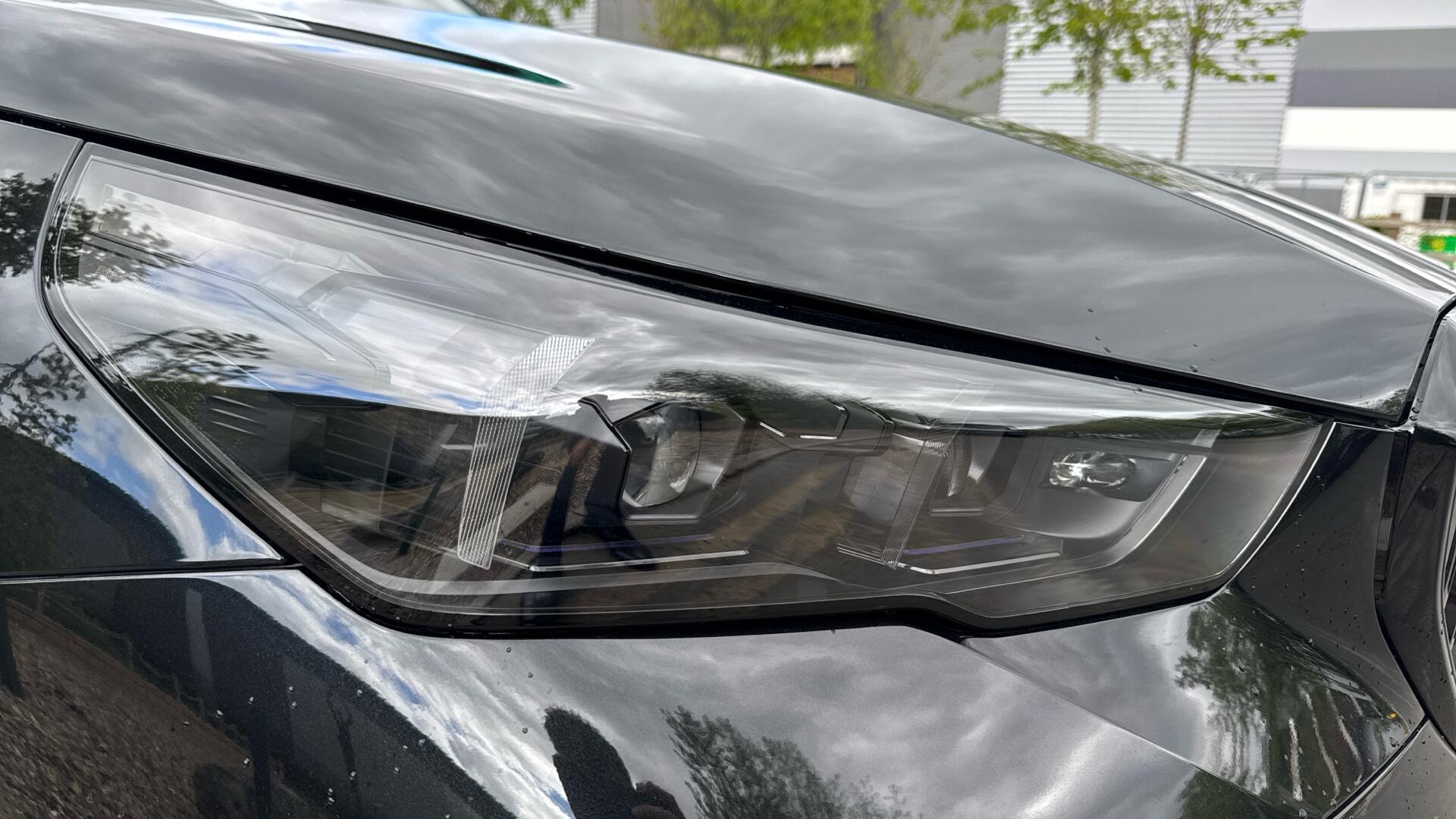BMW 5 Series view 23