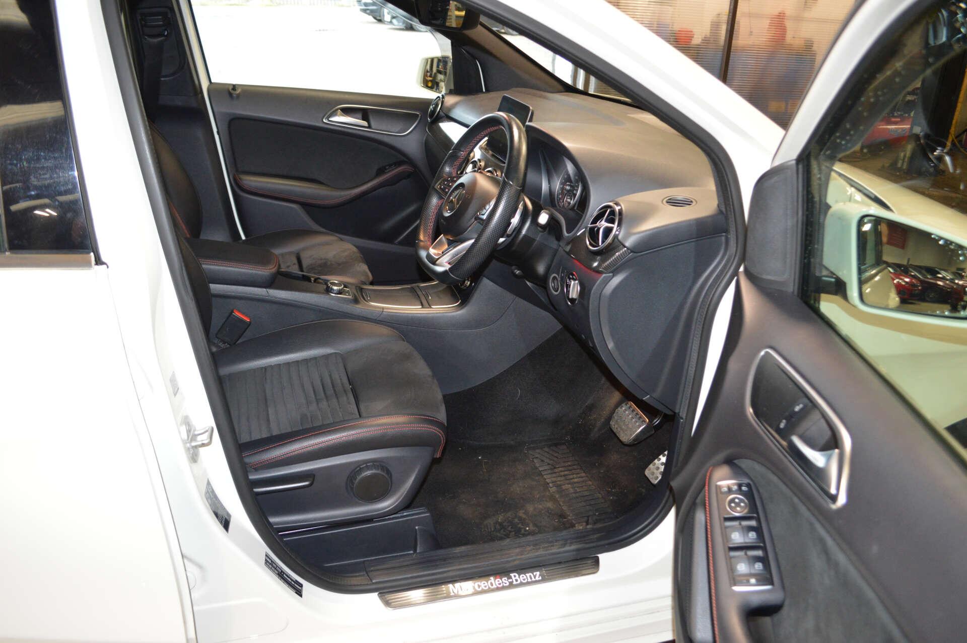 Mercedes-Benz B-Class view 11