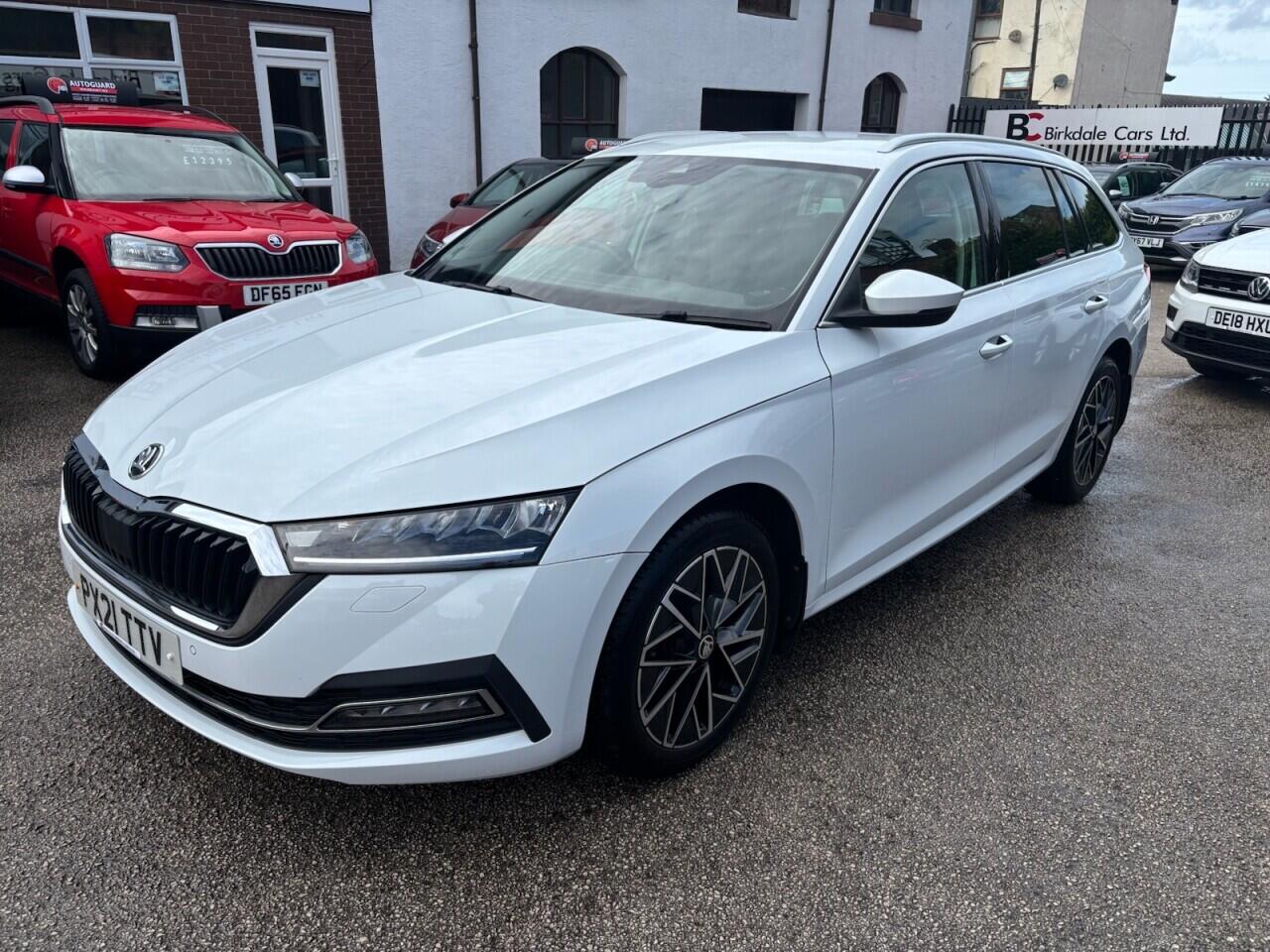 Skoda Octavia view 3