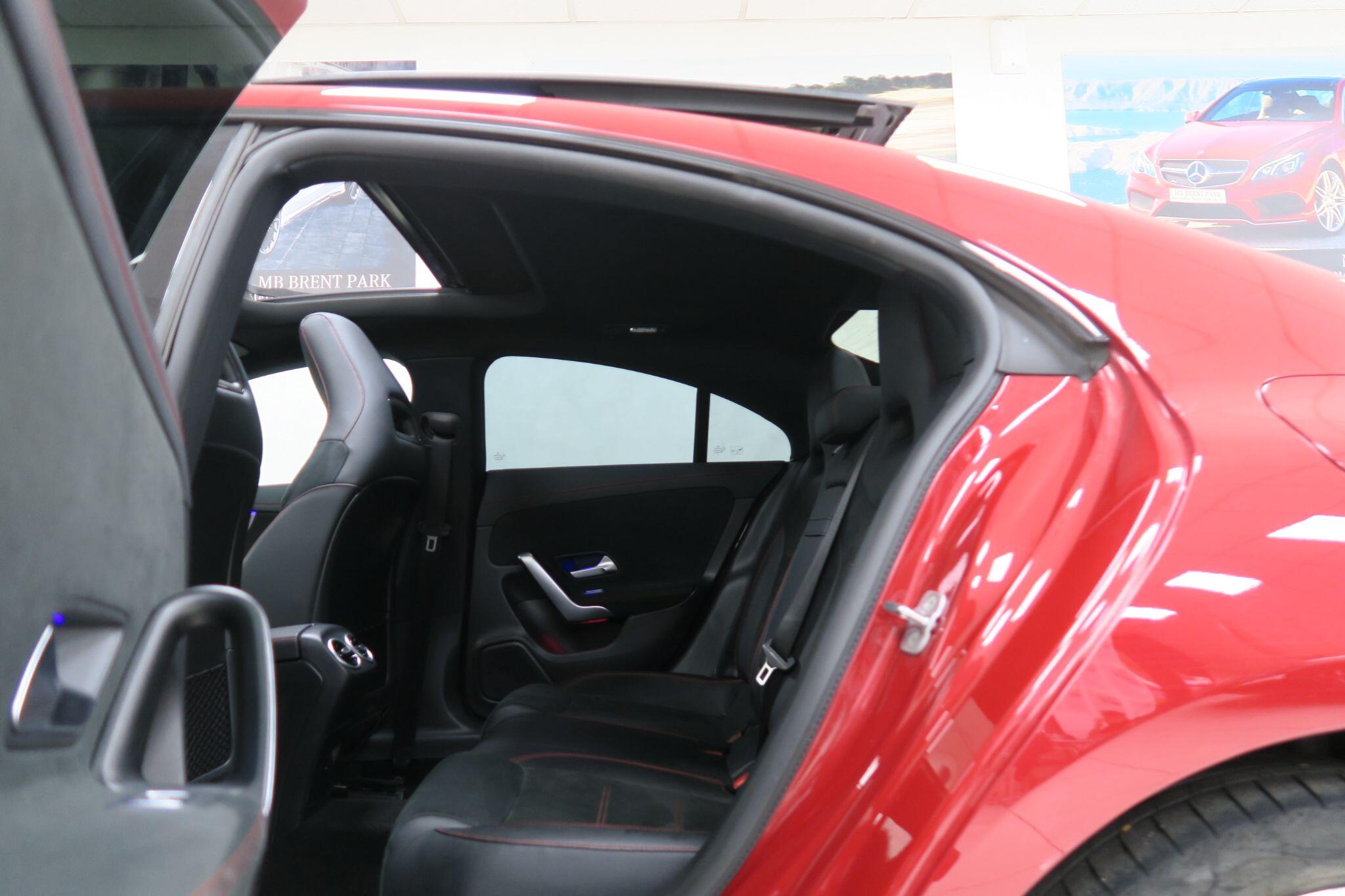 Mercedes-Benz Cla view 12