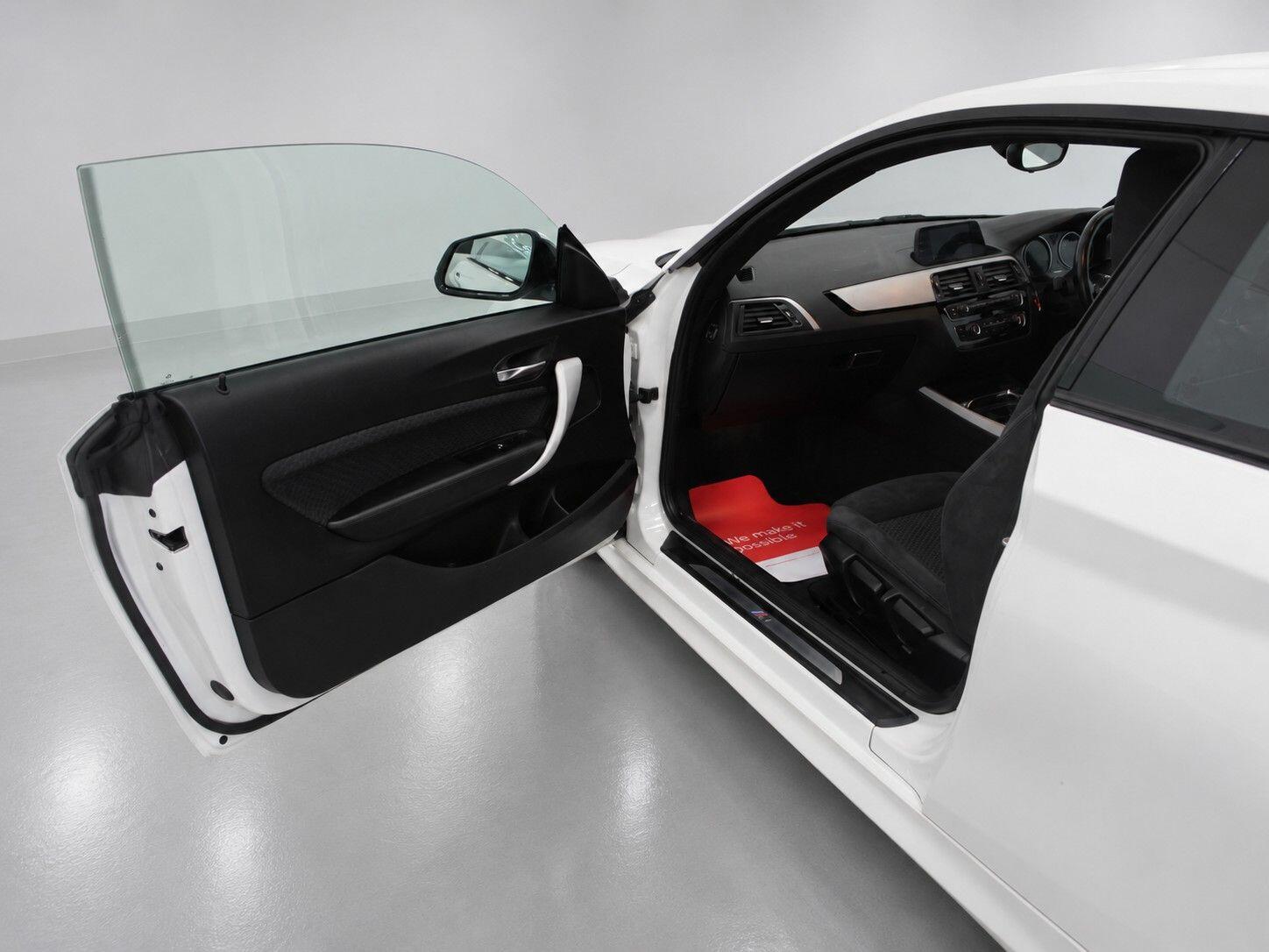 BMW 2 Series view 24