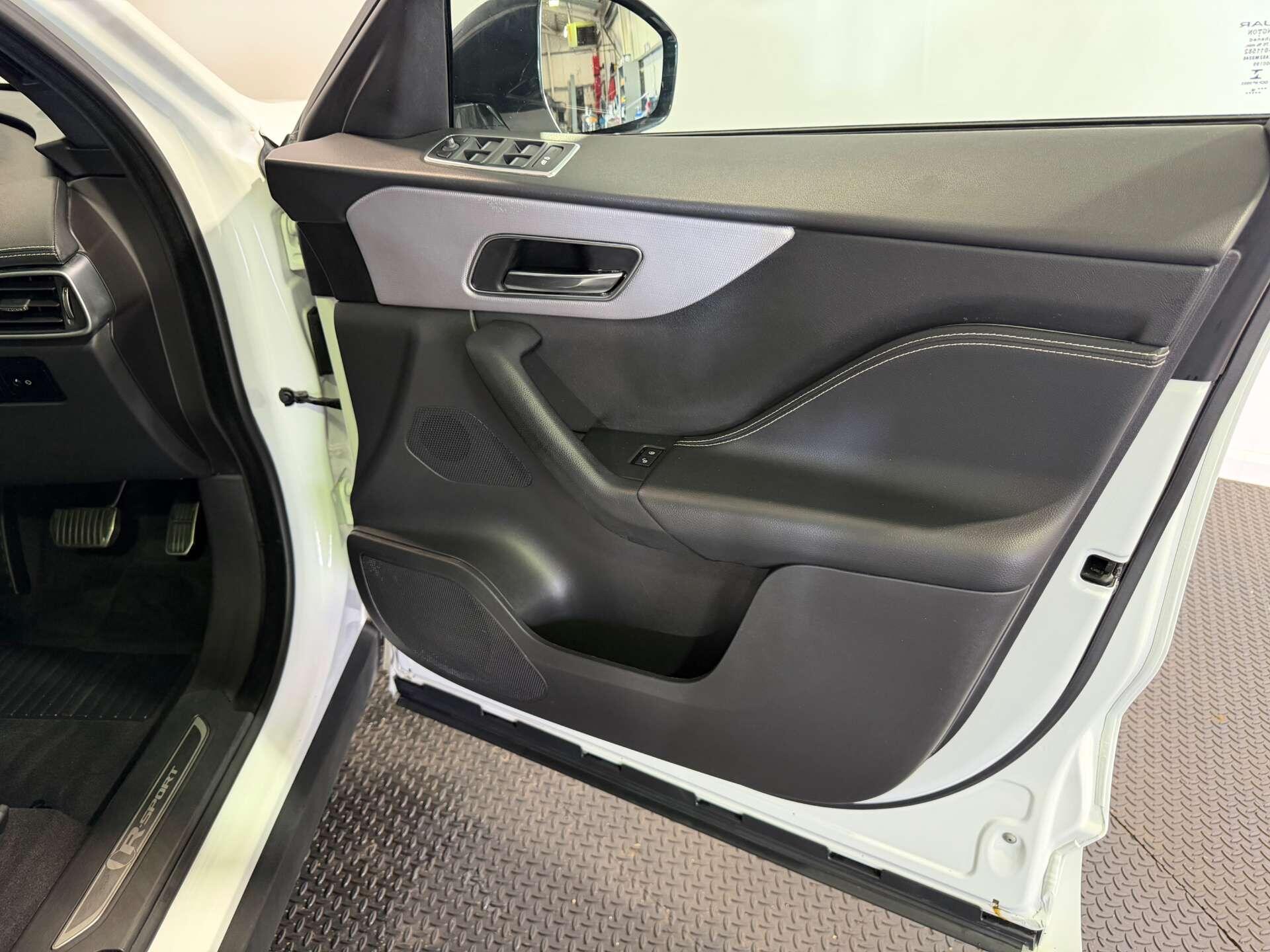 Jaguar F-Pace view 23