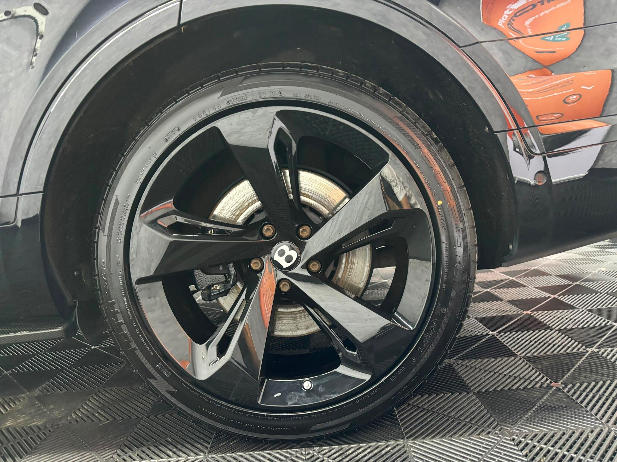 Bentley Bentayga view 48