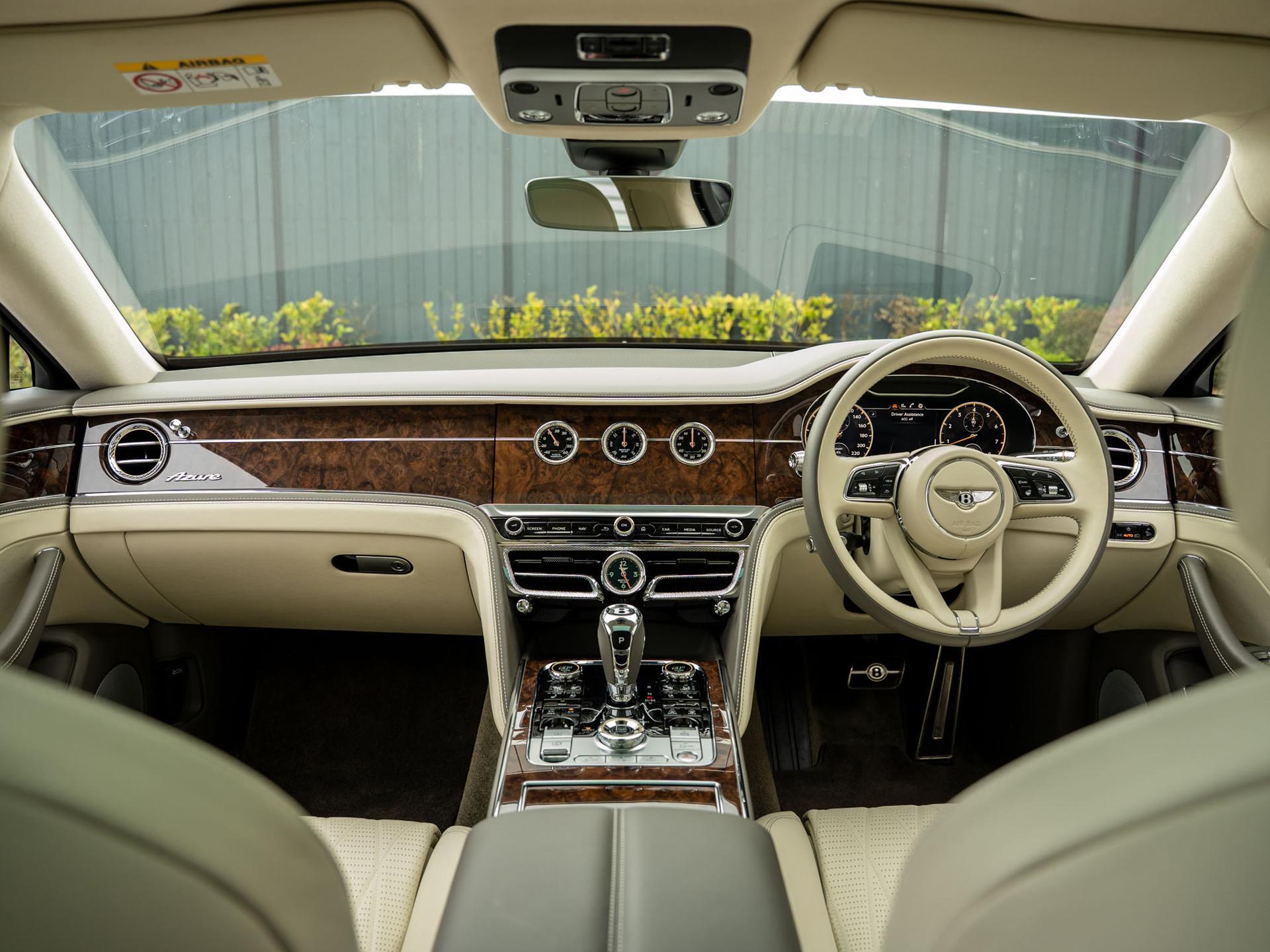Bentley Flying Spur view 4