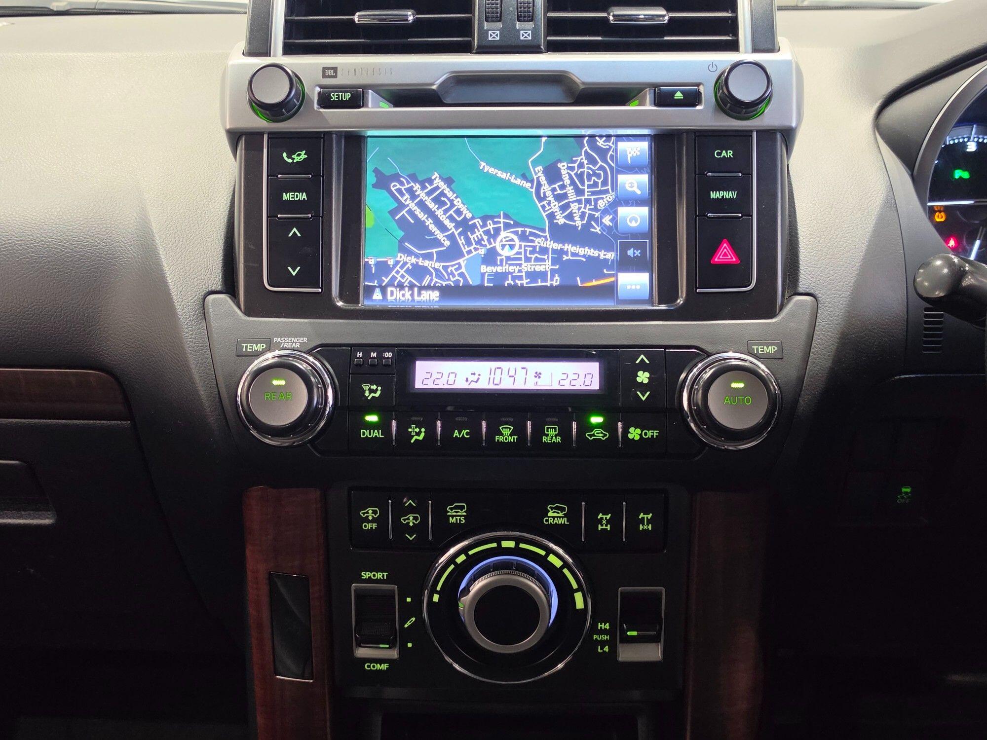 Toyota Land Cruiser view 30