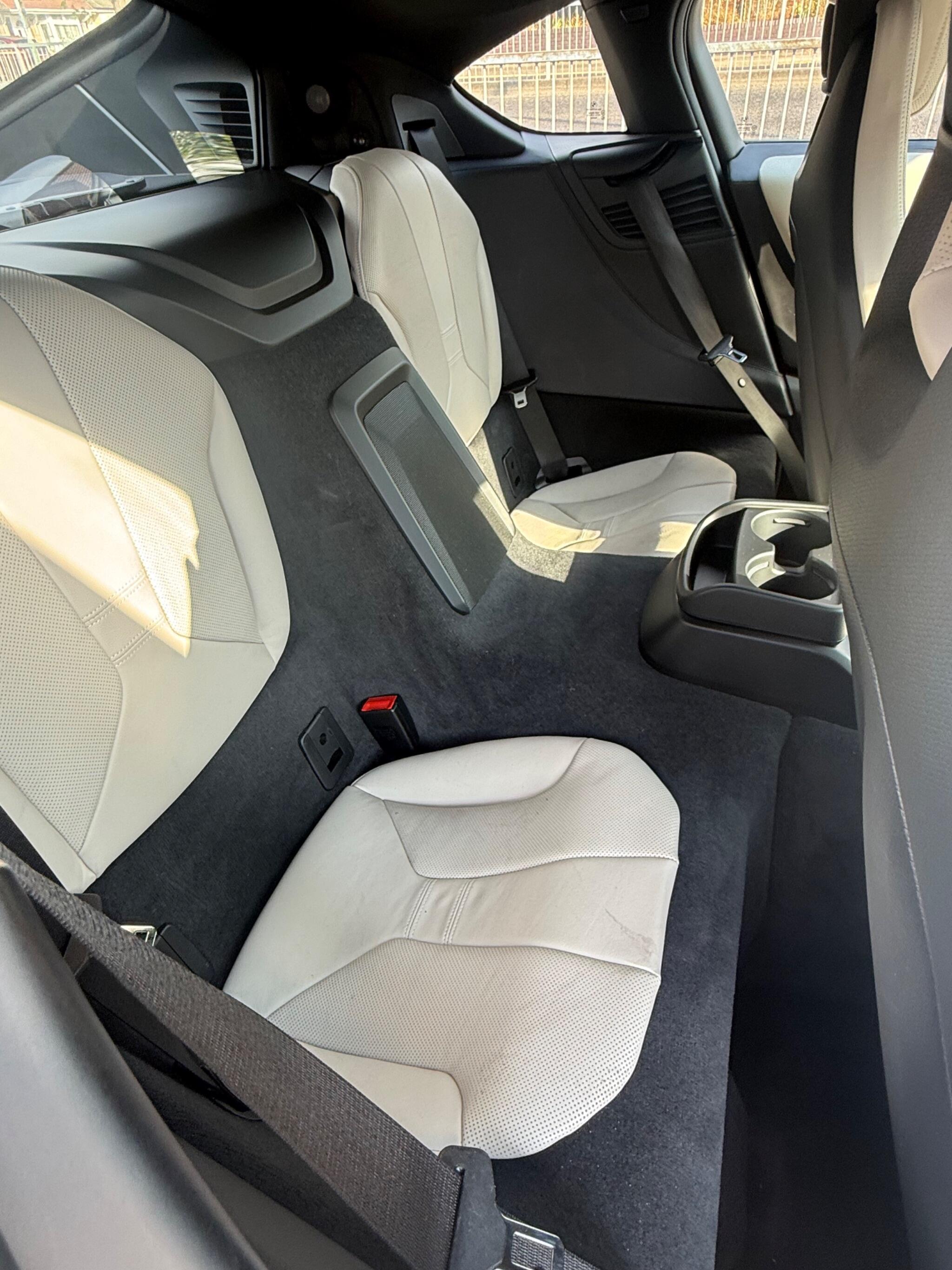 BMW I8 view 11