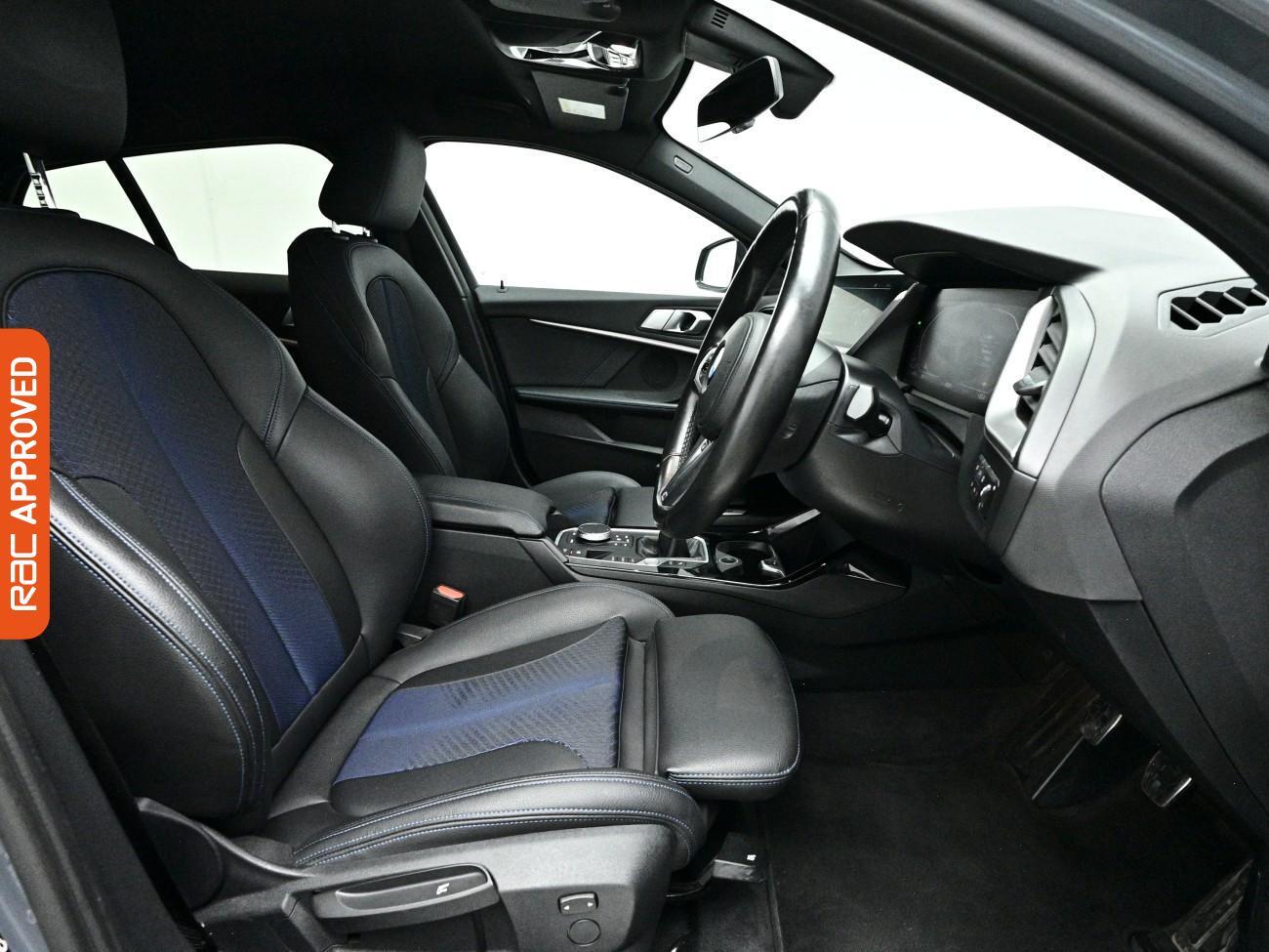 BMW 1 Series view 11