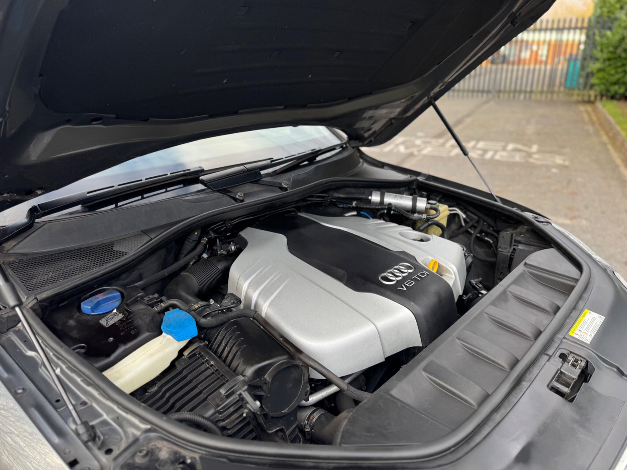 2014 Audi Q7 3.0 TDI V6 S line Sport Edition Tiptronic quattro Euro 5 (s/s) 5dr image 86