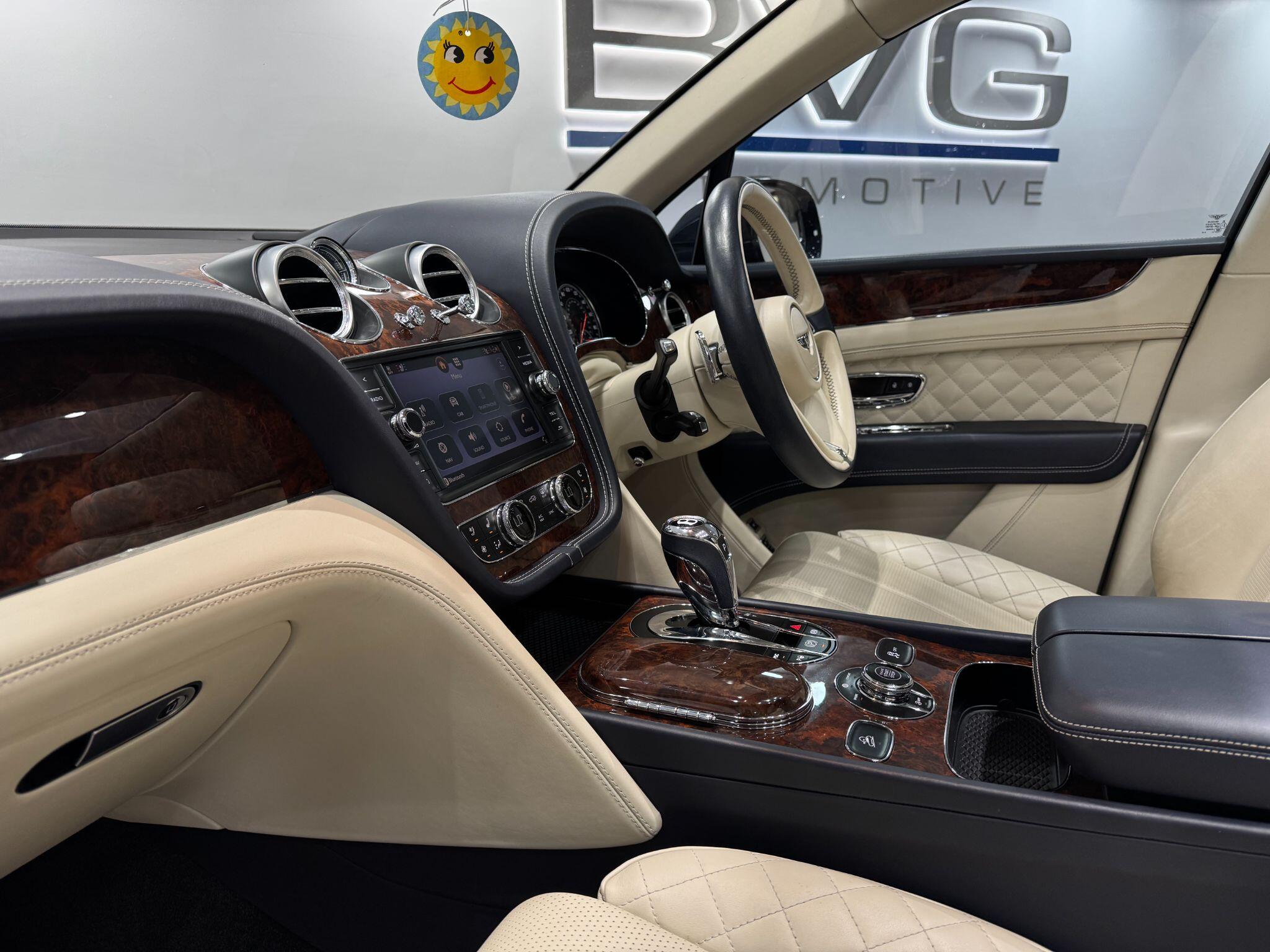 Bentley Bentayga view 54