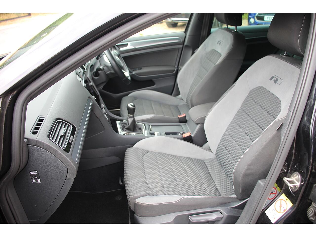 Volkswagen Golf view 16