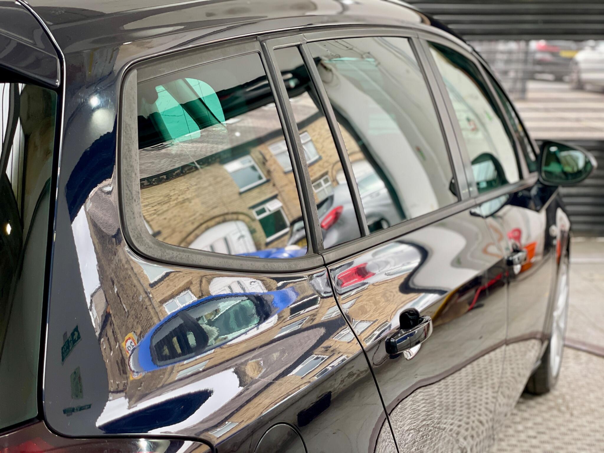 Vauxhall Zafira Tourer view 20