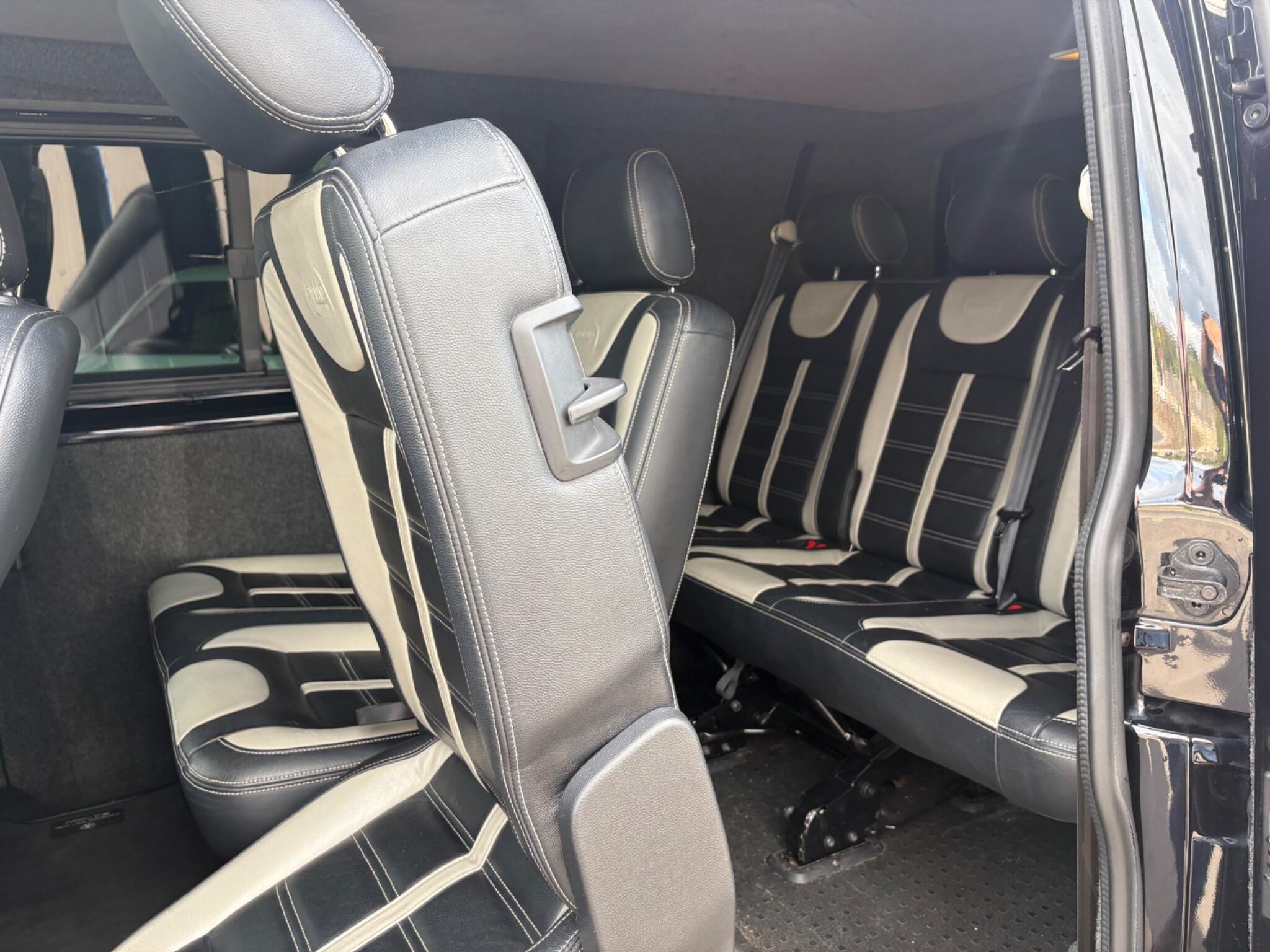 Volkswagen Transporter view 18