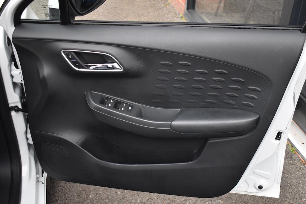 MG MG3 view 28
