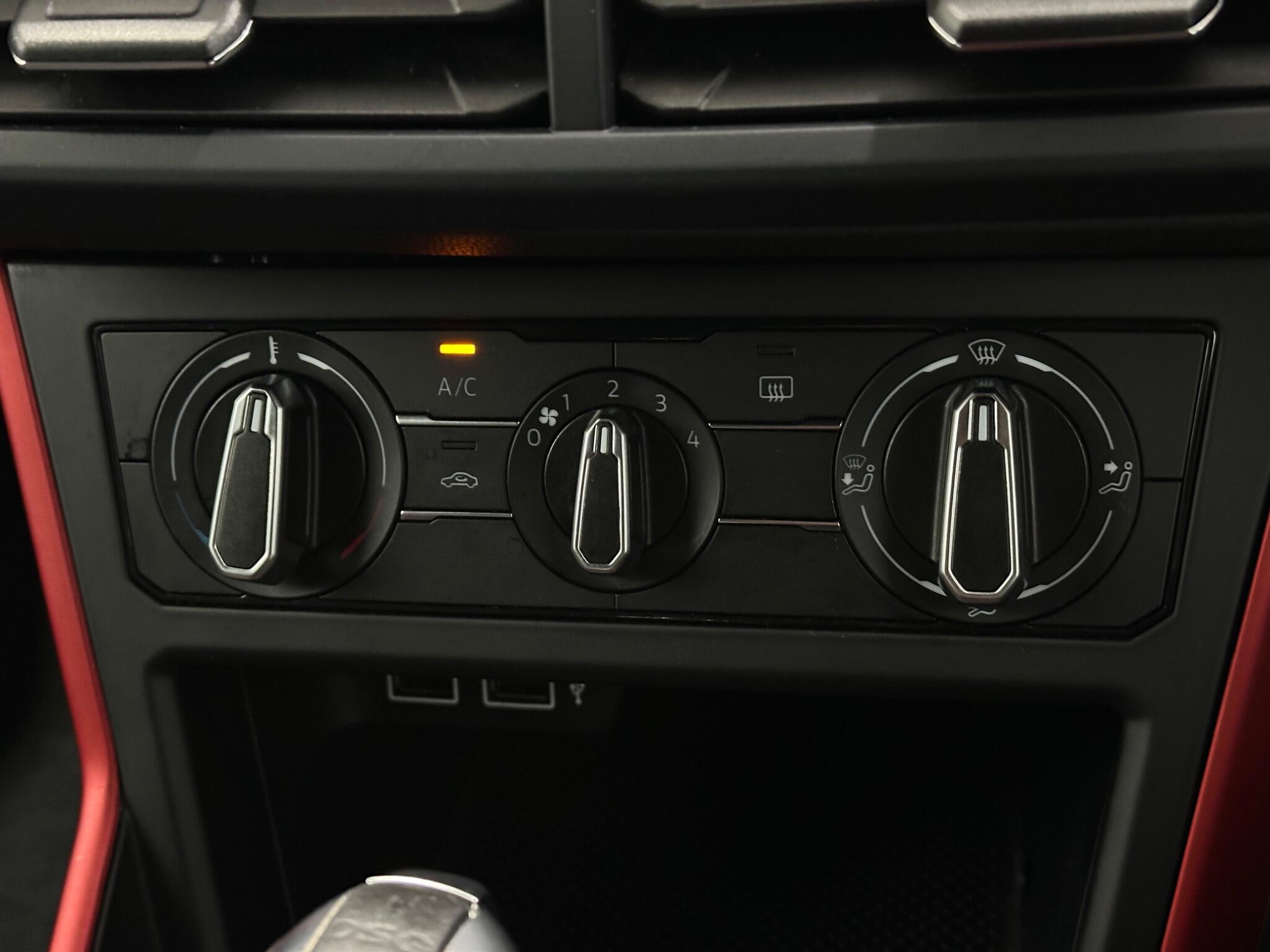 Volkswagen Polo view 21
