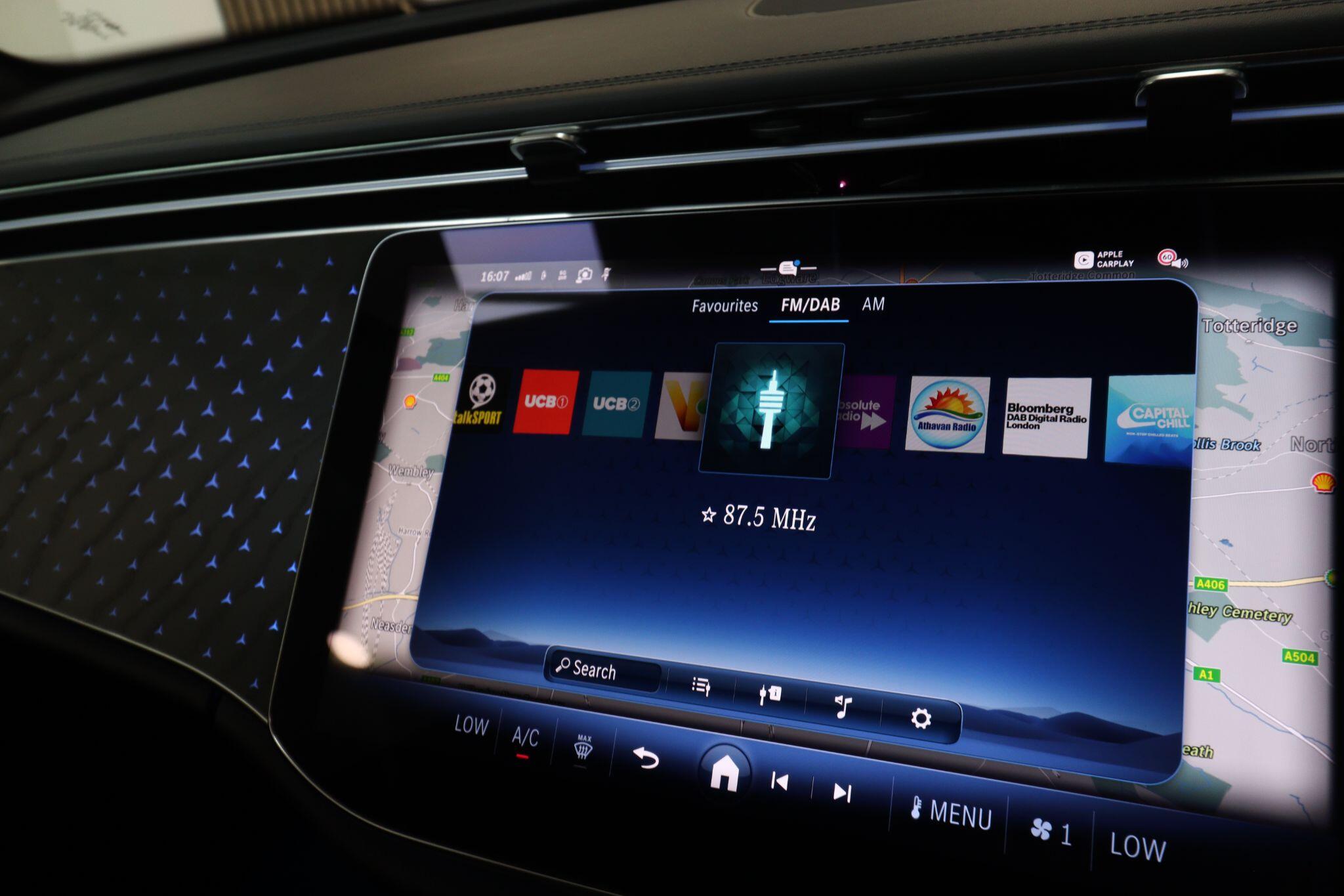 Mercedes-Benz E Class view 26