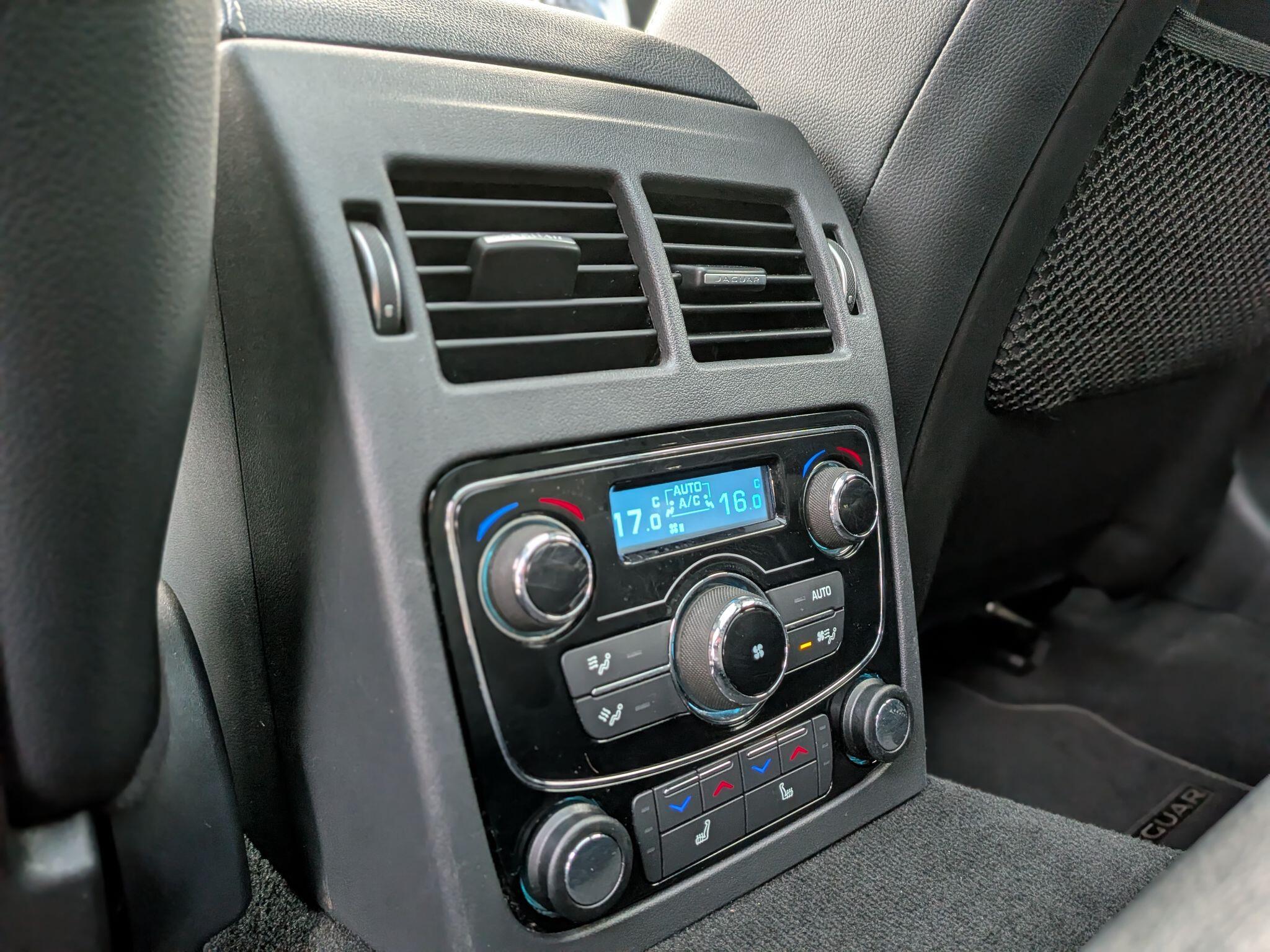 Jaguar XF view 41