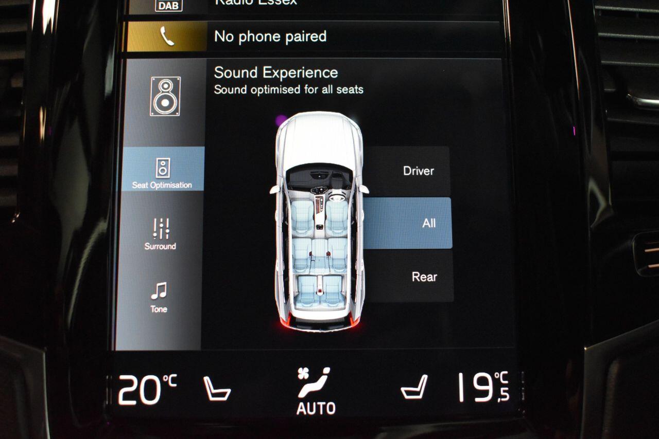 Volvo XC90 view 42