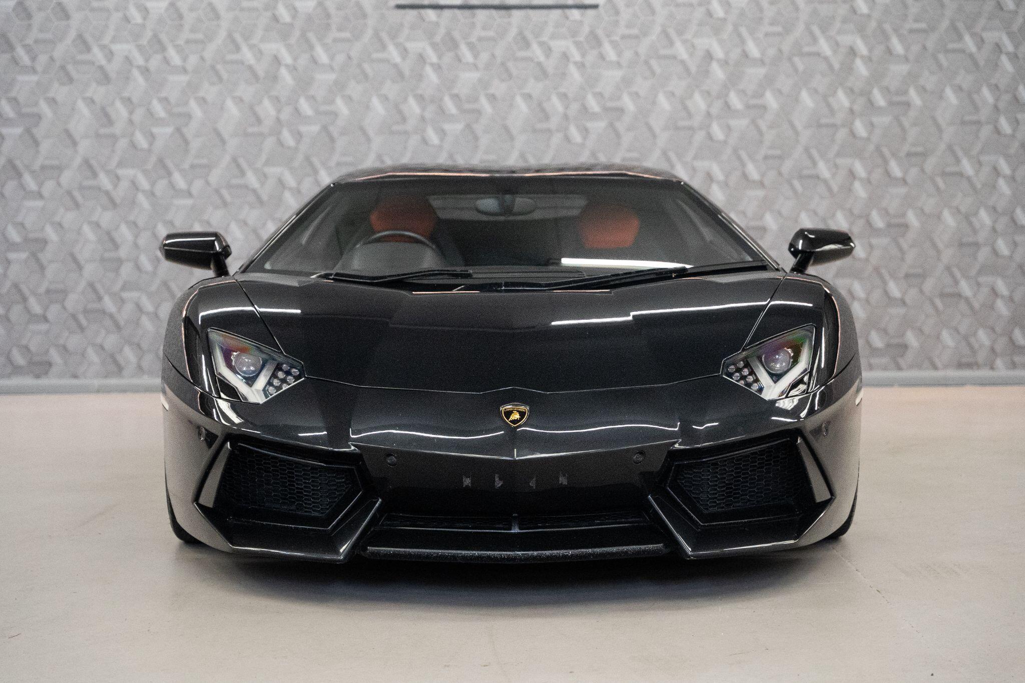 Lamborghini Aventador view 3
