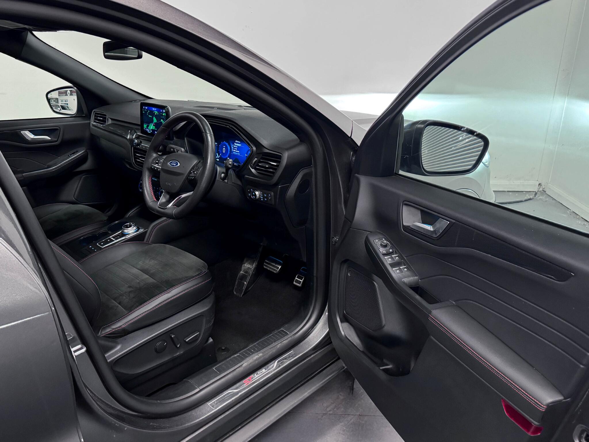 Ford Kuga view 22