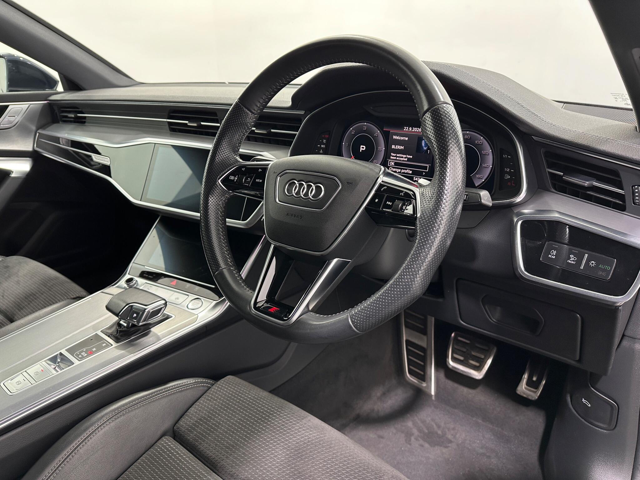 Audi A7 view 11