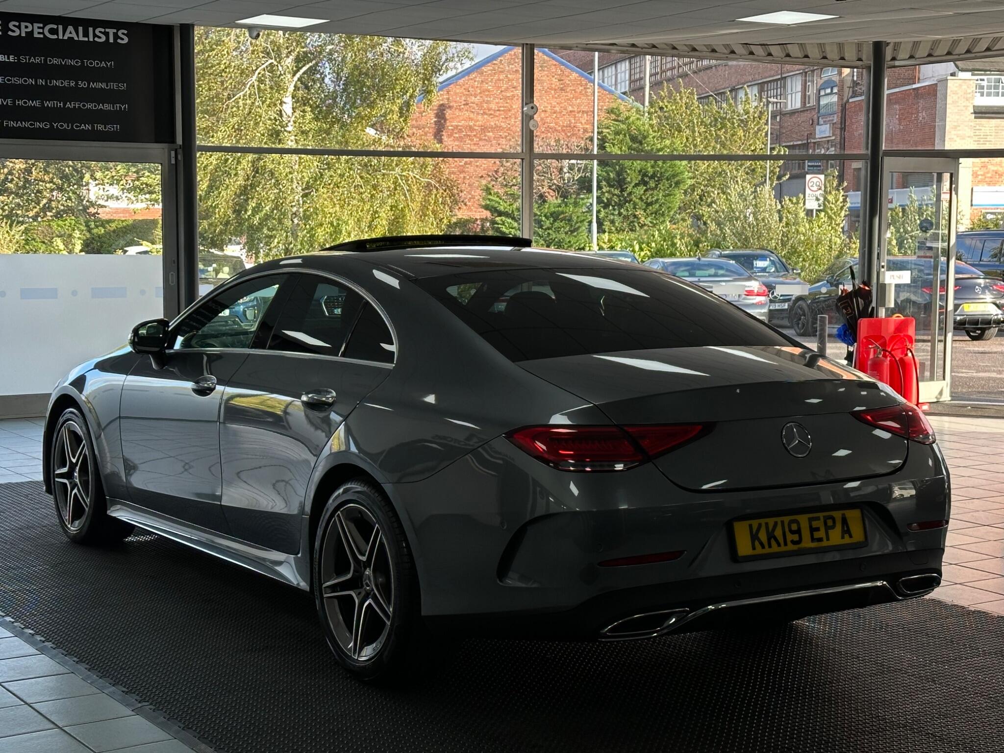 Mercedes-Benz CLS view 9