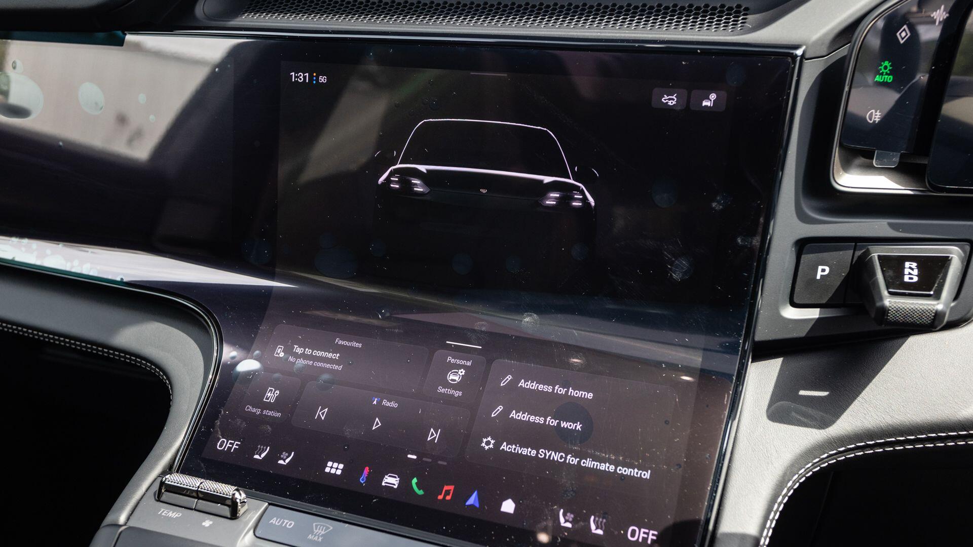 Porsche Cayenne view 25