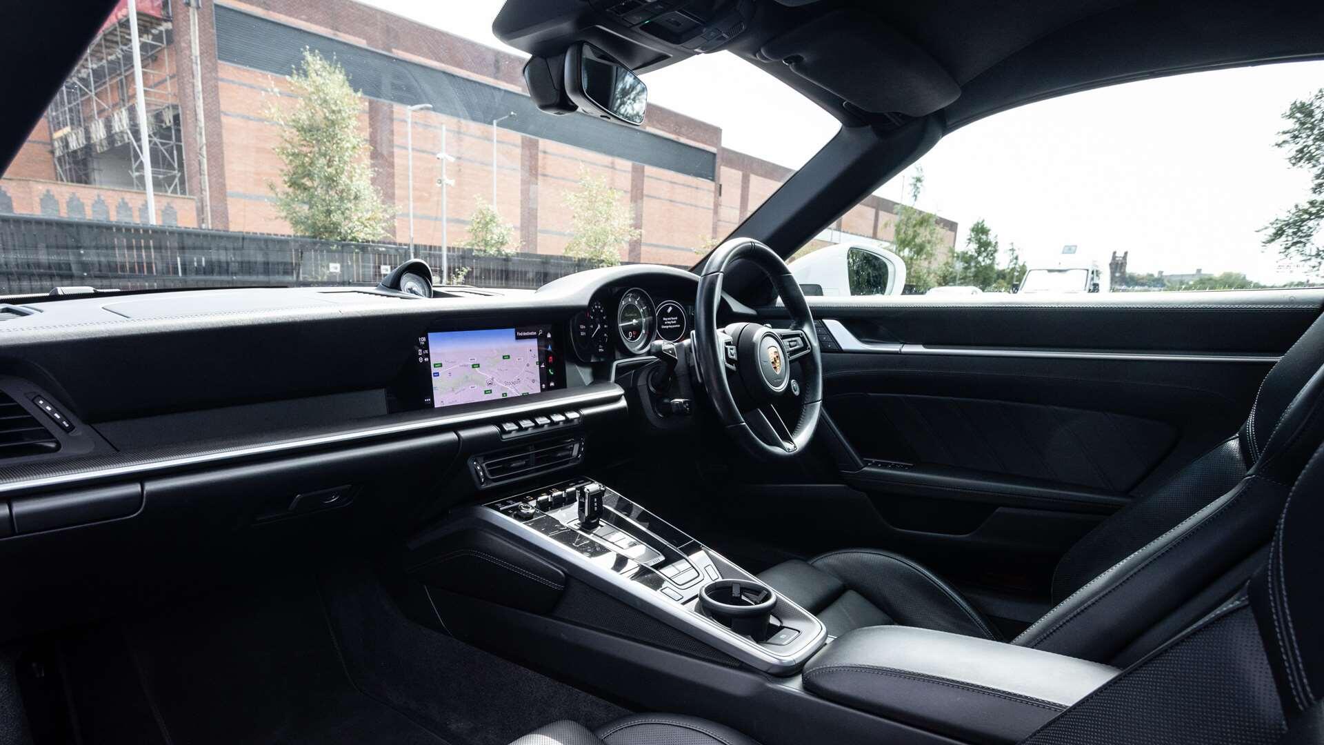 Porsche 911 view 15