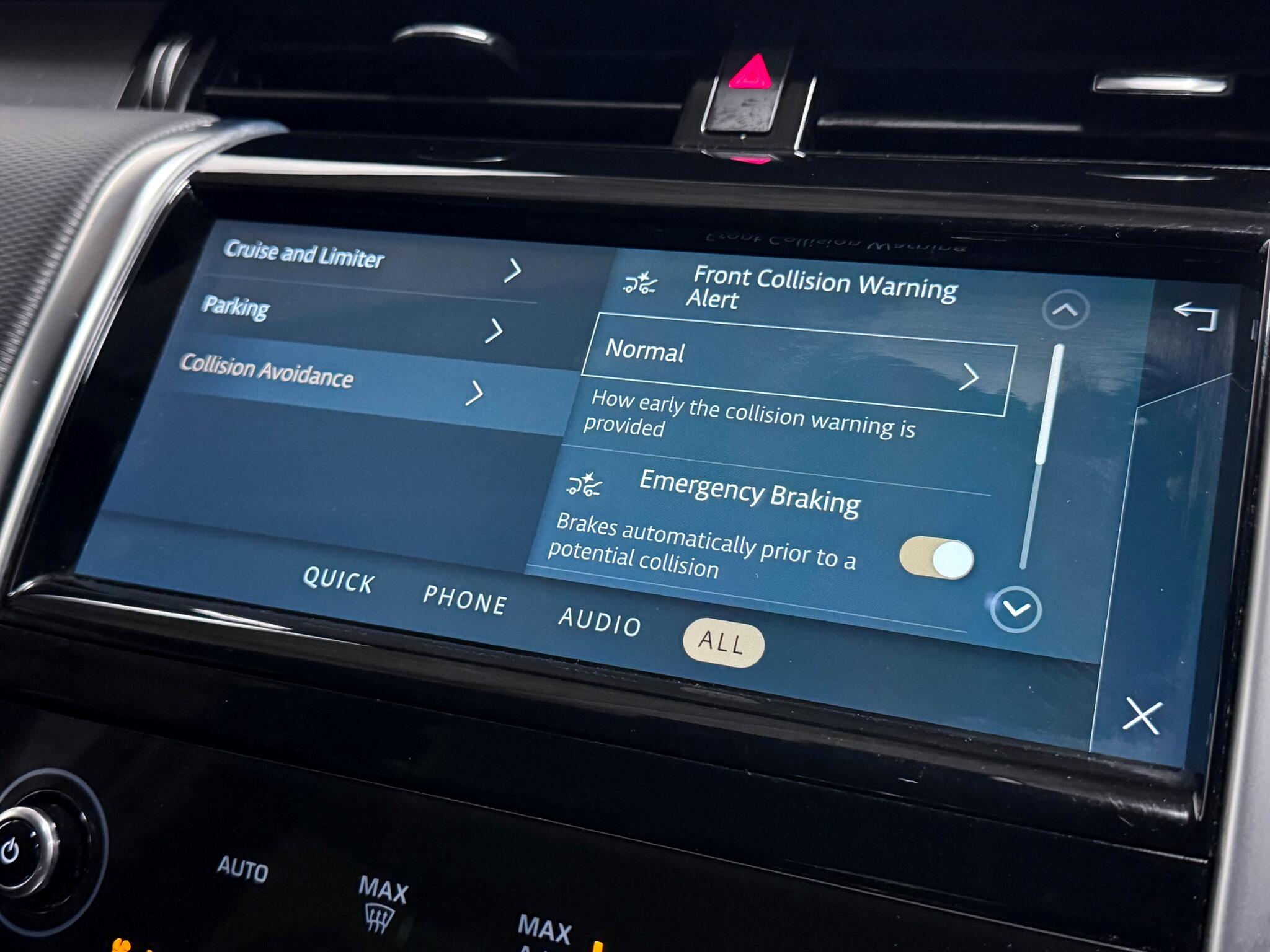 Land Rover Discovery Sport view 52