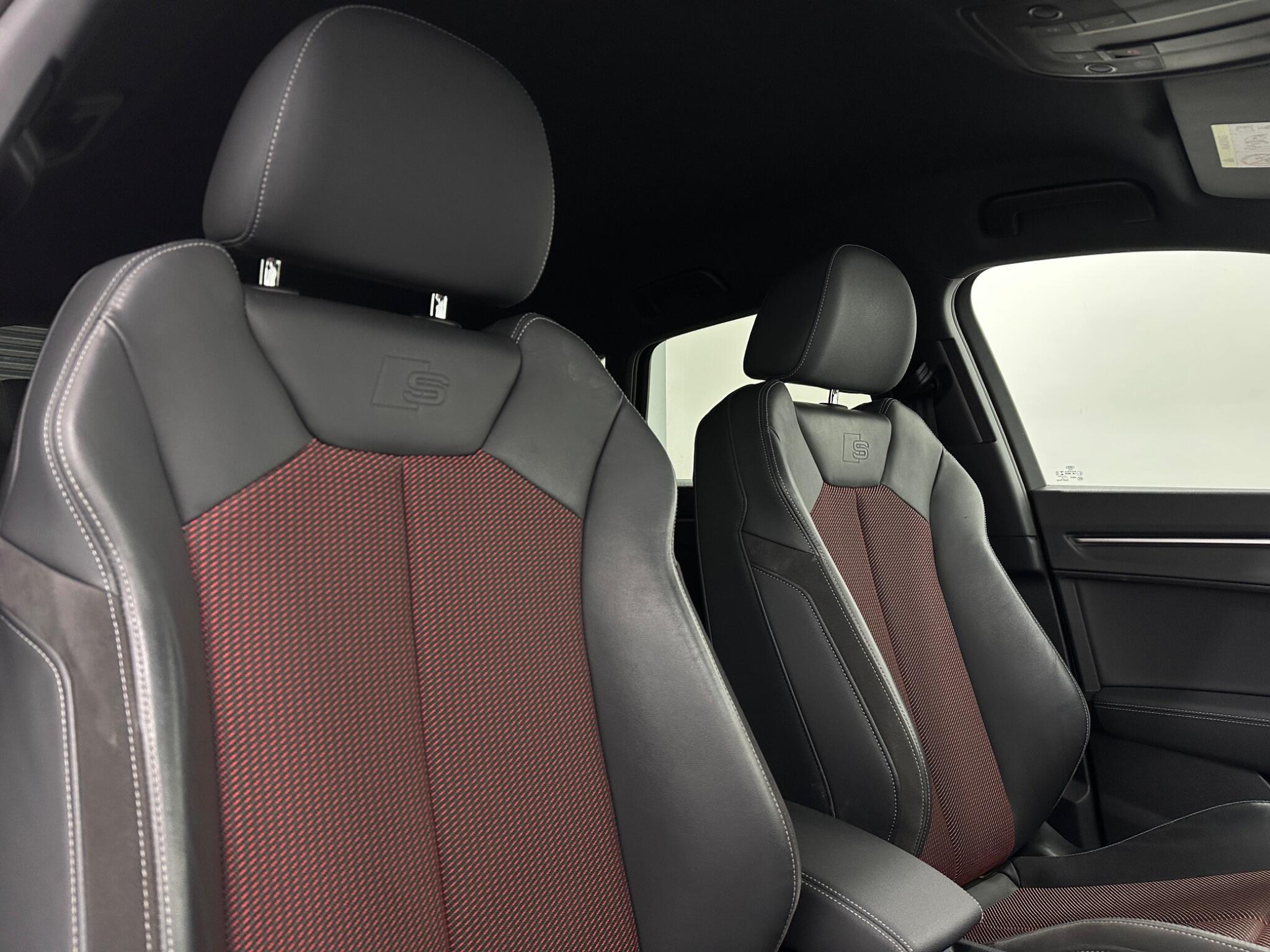 Audi Q3 view 32