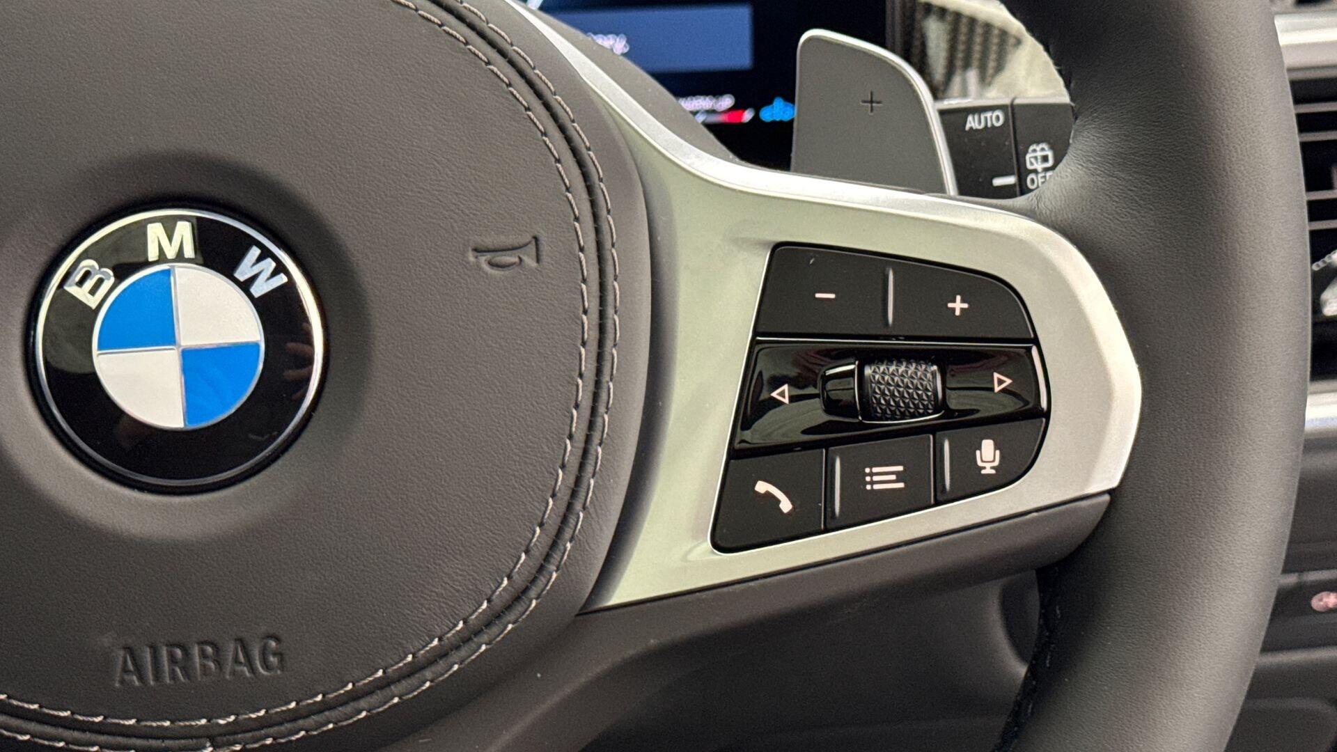 BMW X5 view 19
