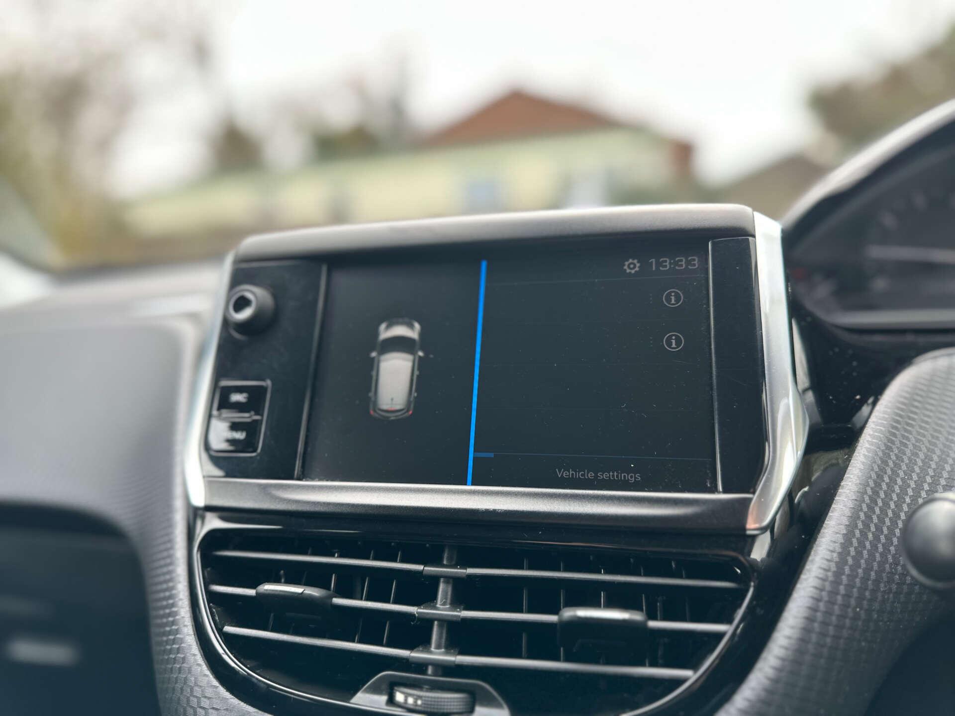 Peugeot 208 view 38