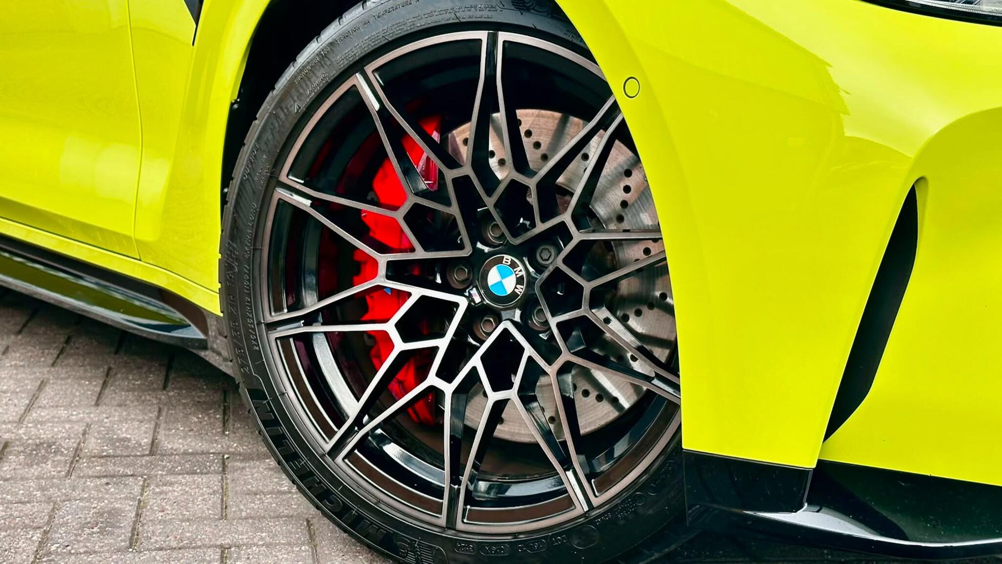 BMW M4 view 5